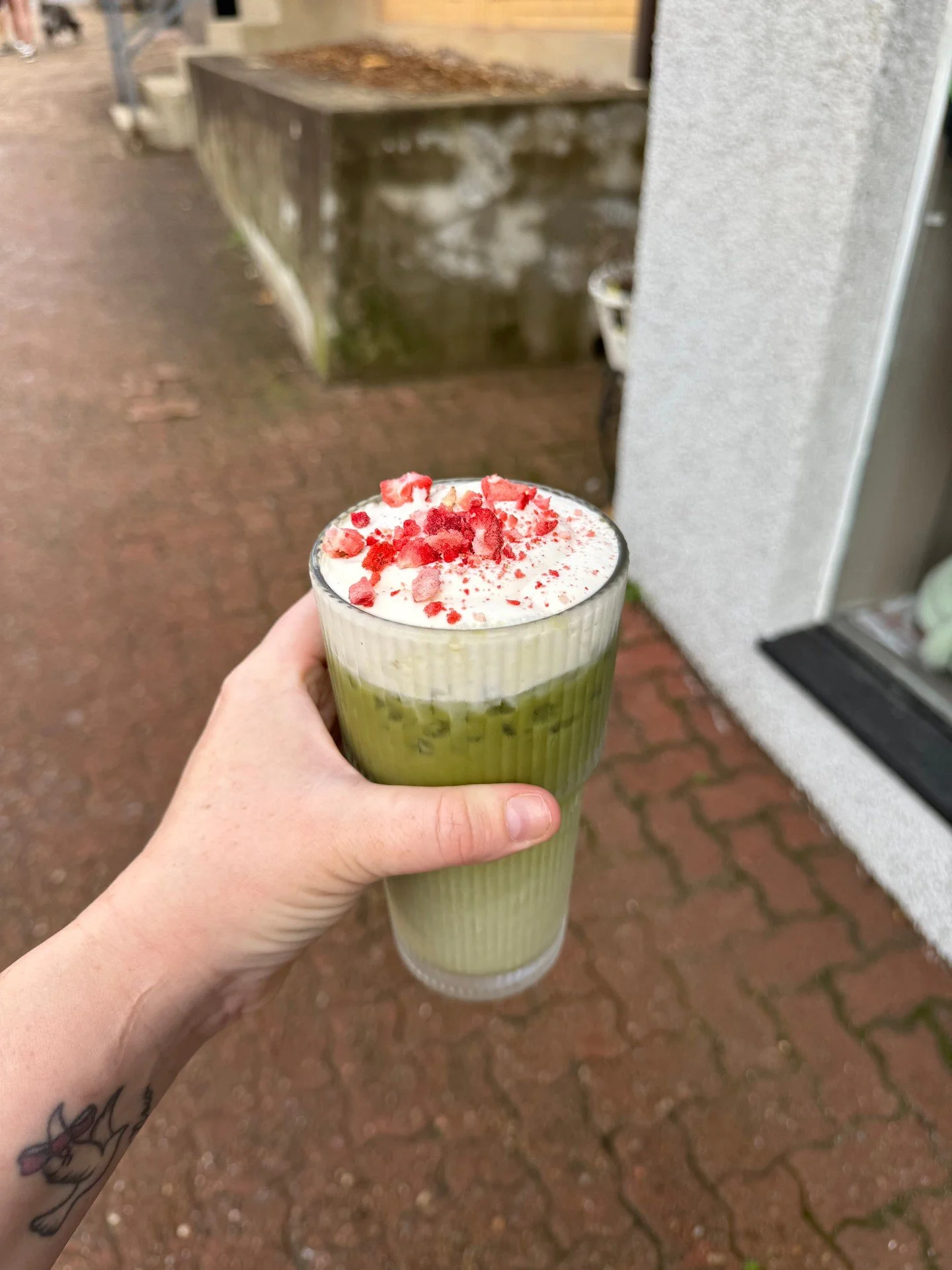 Layered matcha + sweet cream + raspberry crunch on top 🍓
It&rsquo;s giving&hellip; you&rsquo;re ordering this again tomorrow.
