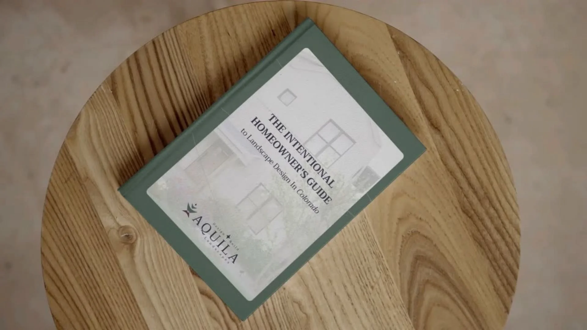 Hailey Osborne designs specializes in design professionals. This lead magnet ad for Aquila Landscapes was created to help grow the new studio's email list.