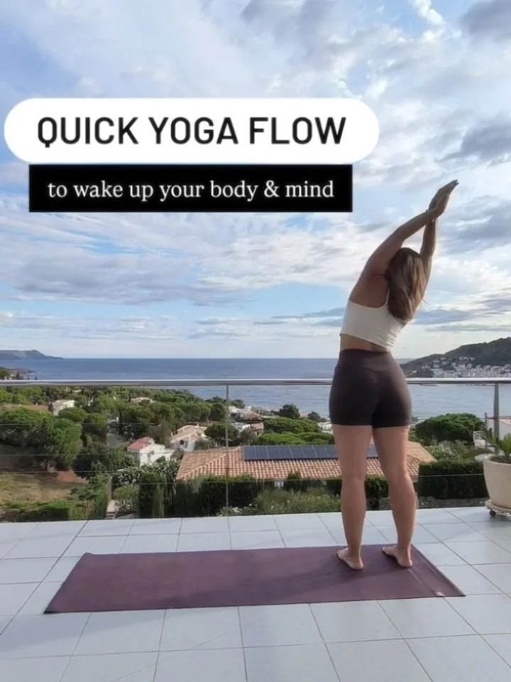 🥱A lazy morning doesn&rsquo;t mean no yoga. Here&rsquo;s a gentle 10-part yoga sequence I did the other day when I was feeling really sleepy and lazy.

🌀Move what wants to move. Breathe where you need space. Ignore the rest.

🚀 Save it for your ne