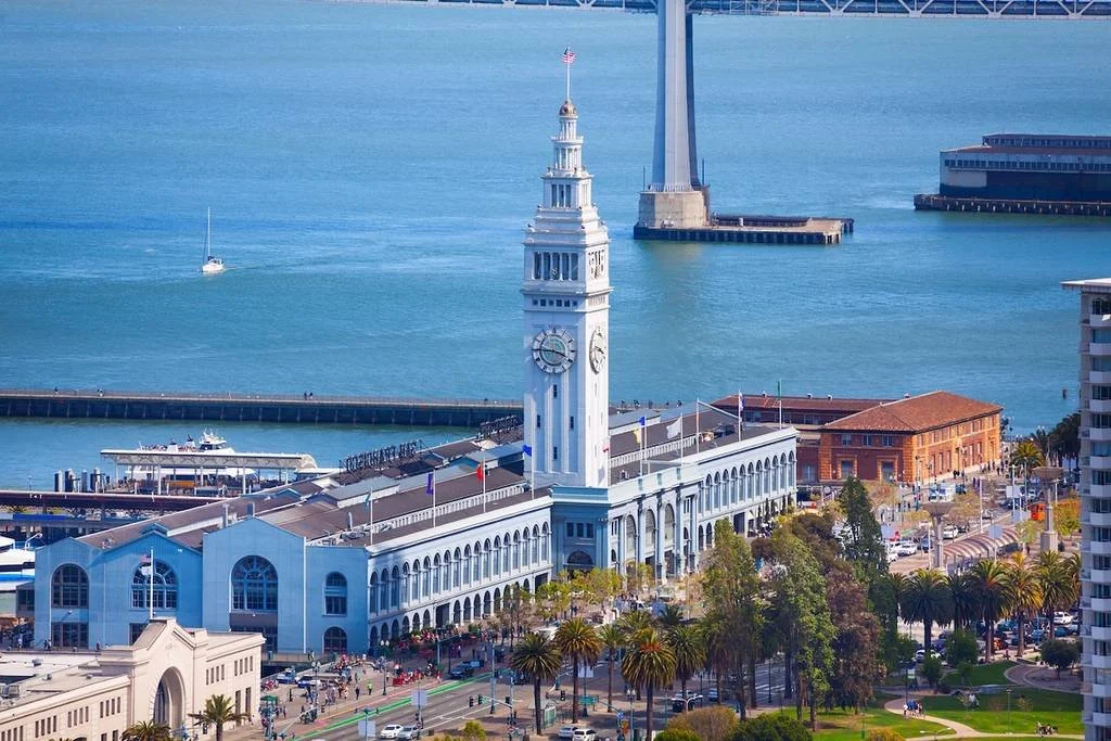 San Francisco’s waterfront is hosting a free art walk with live music, crafts, and drinks this September