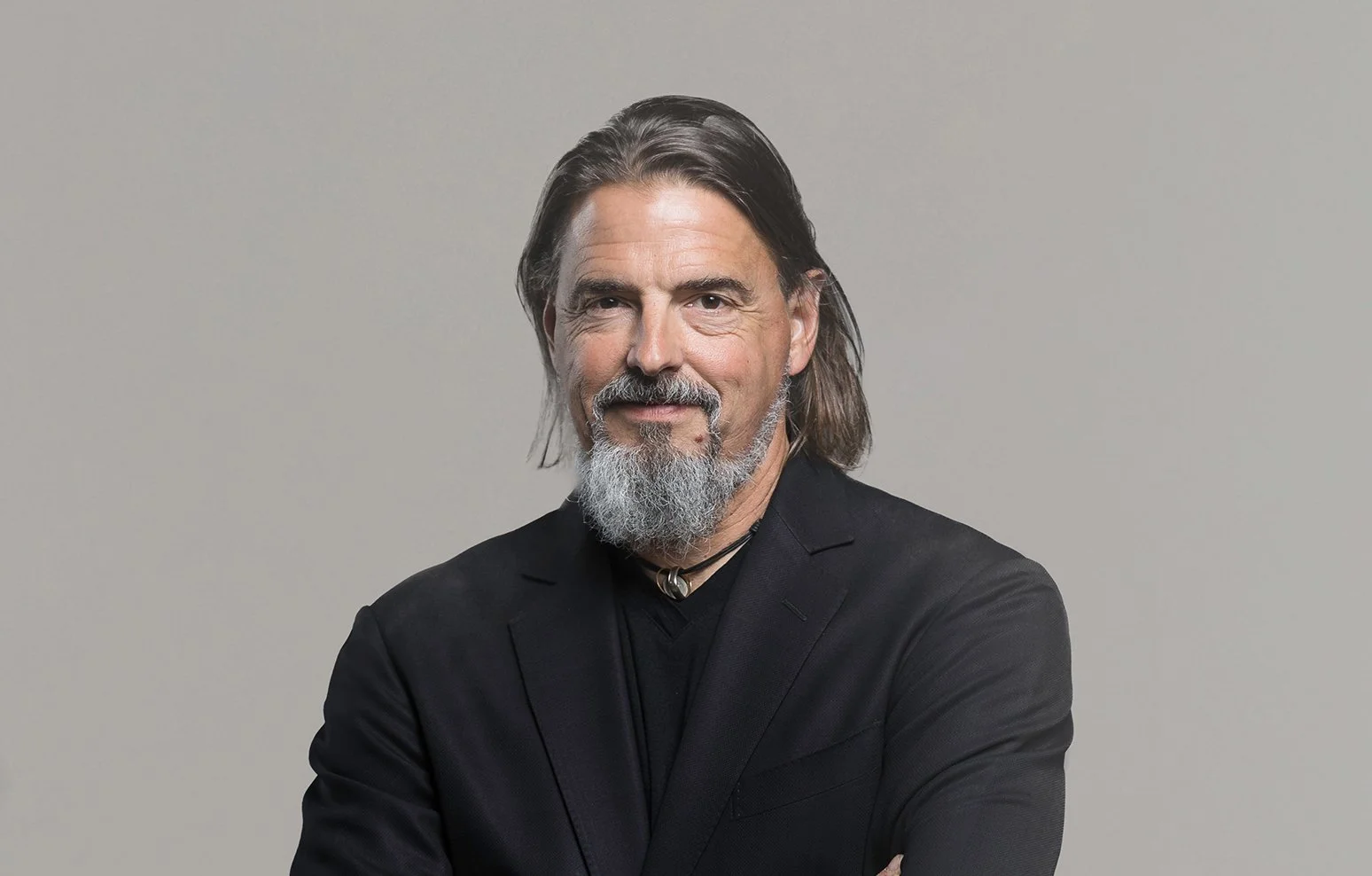 Artist Mark Deem headshot looking at camera