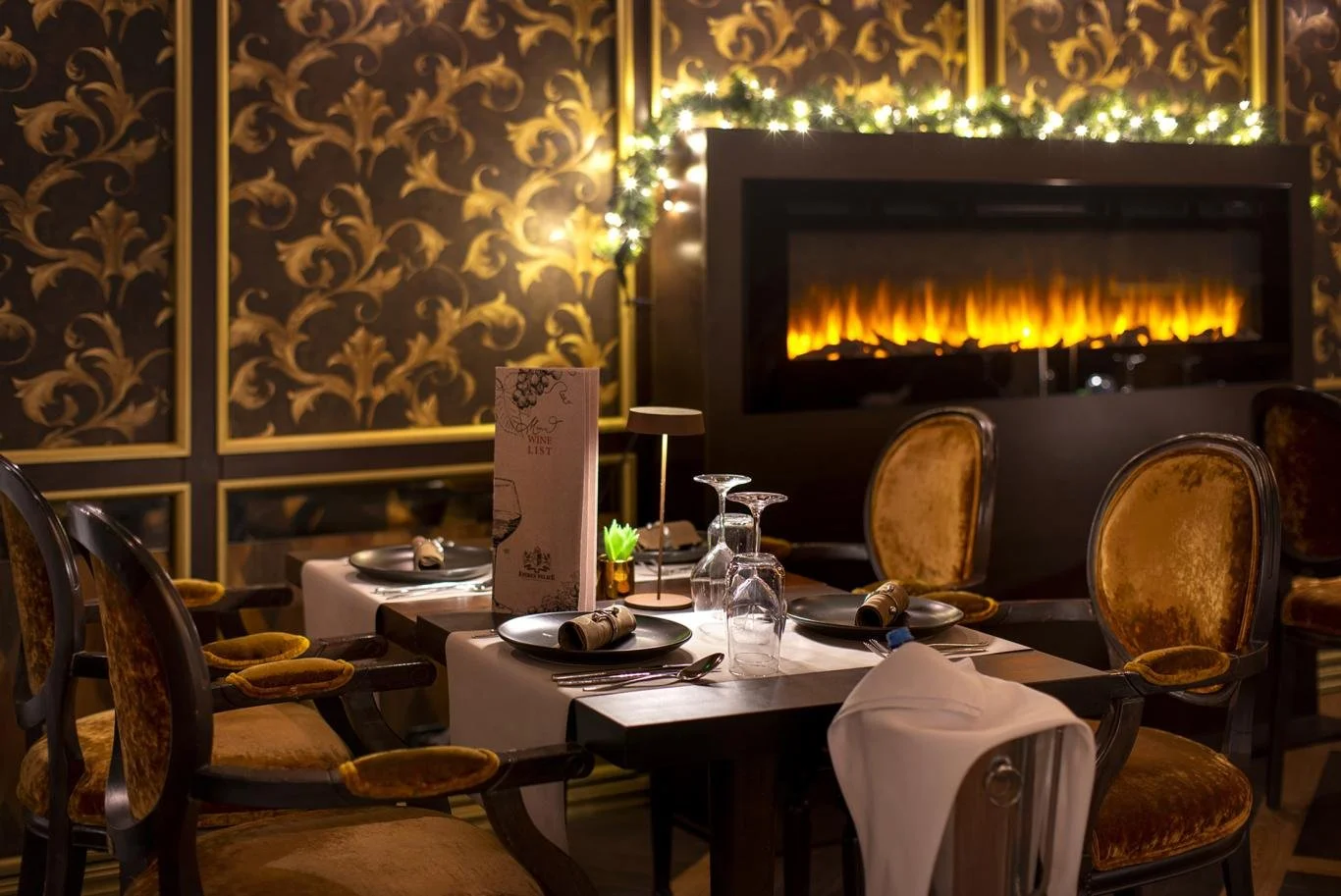 Epirus-Palace-Bistro-Restaurant-Bar-2.jpg