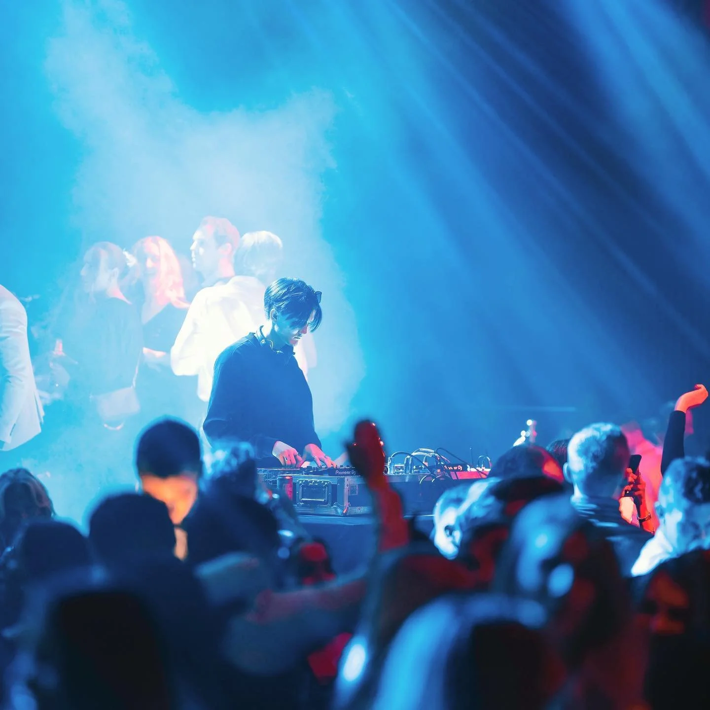 Thank you @fredrikstanley with @eddi.migic and @antonkrutov for having me as shotgun DJ. 💙 Well executed @clarionseau &amp; @blisedd.