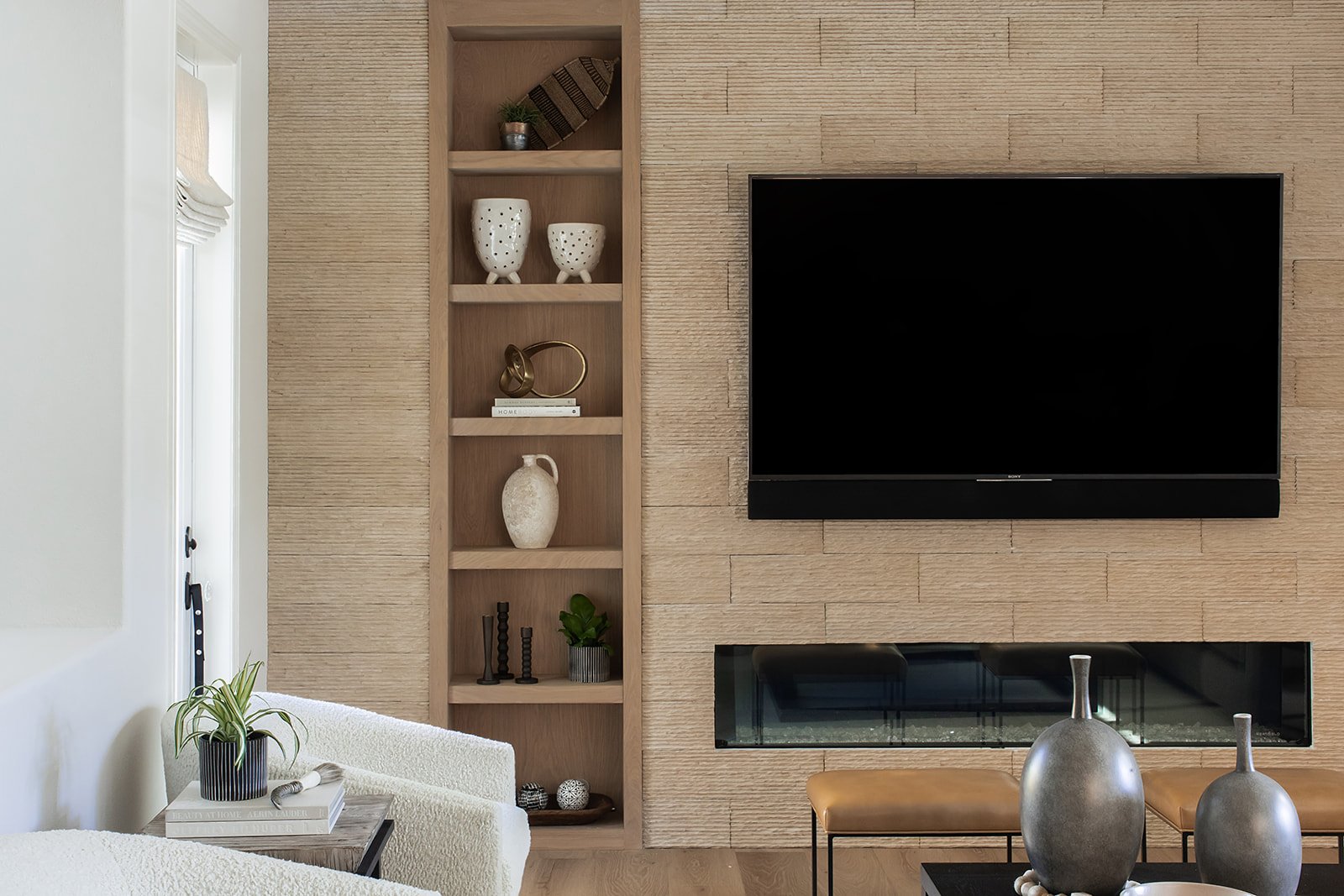 Family Room_The Luxe Haus_Bend_Prete_1G2A3061.jpg