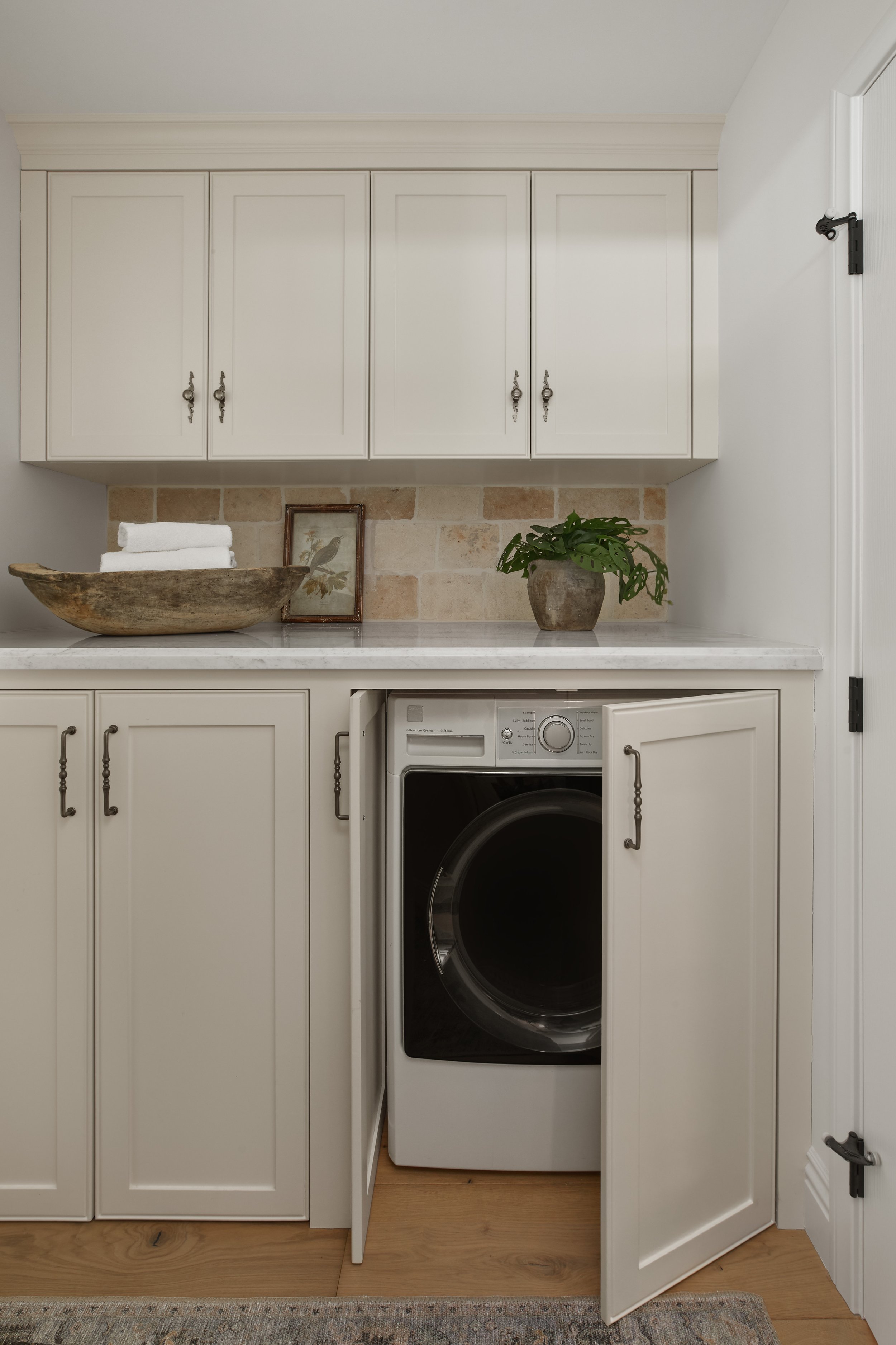 The Luxe Haus_Bend_Muriello_Laundry_2M8A7978.jpg