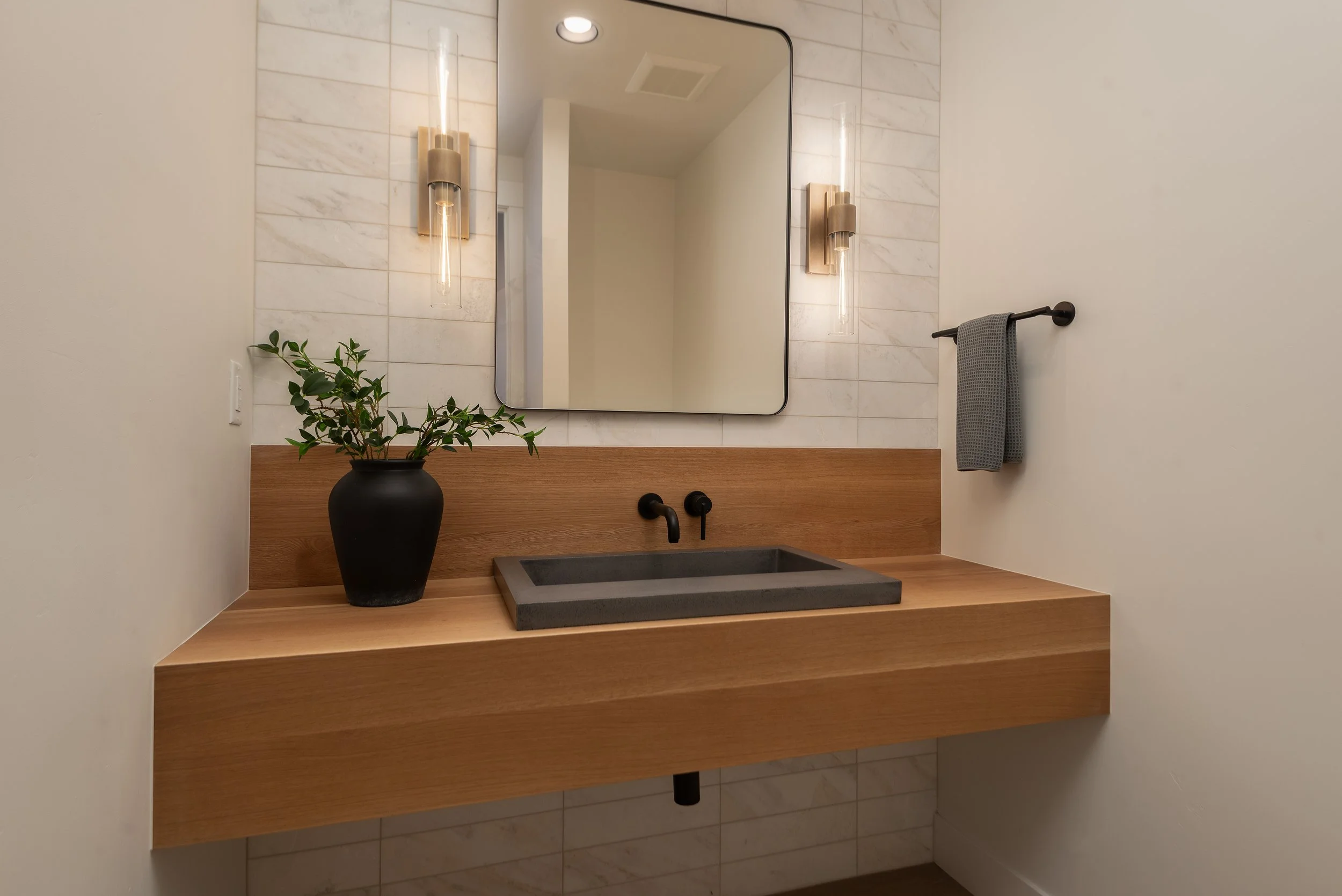 Luxehouse_promo2-2.jpg