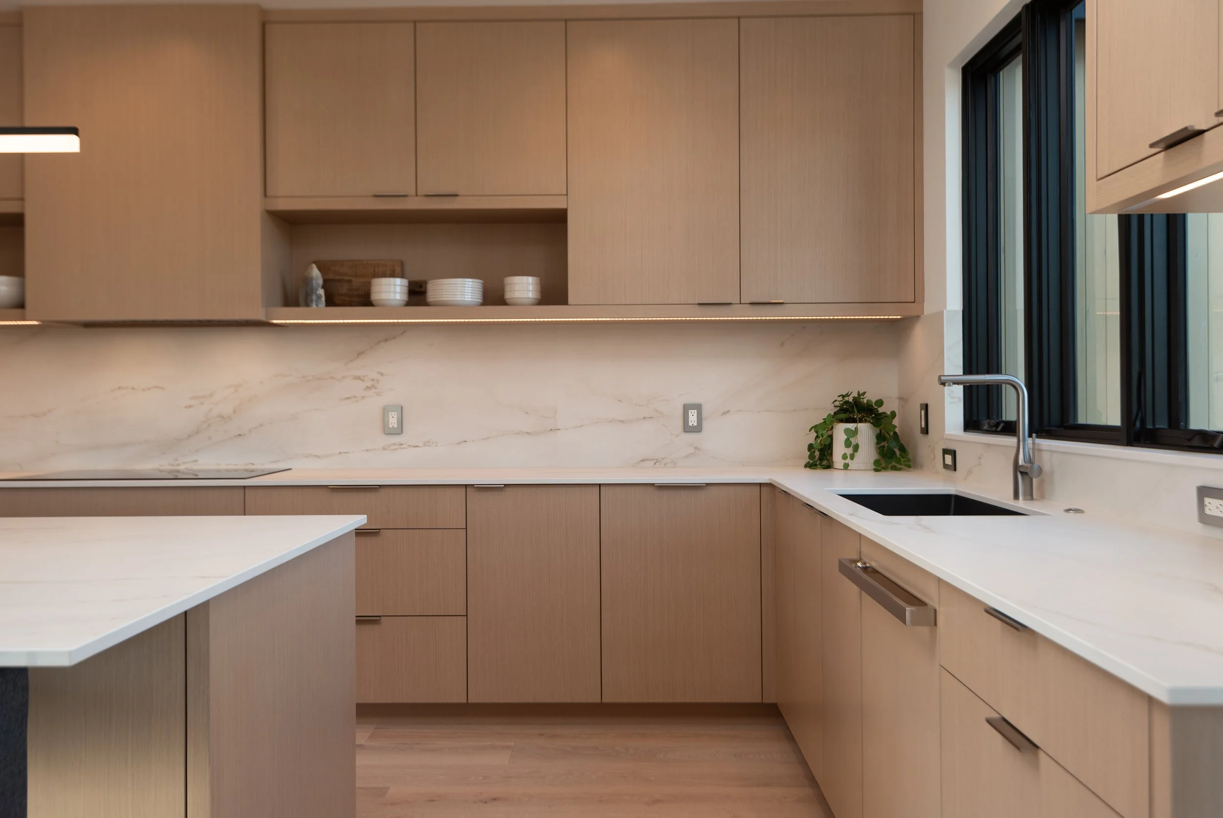 Luxehouse_promo3-3.jpg