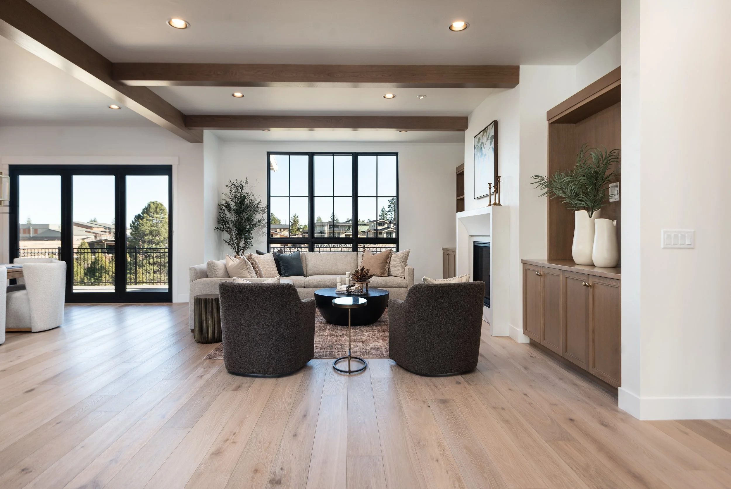Modern Farmhouse in Discovery West