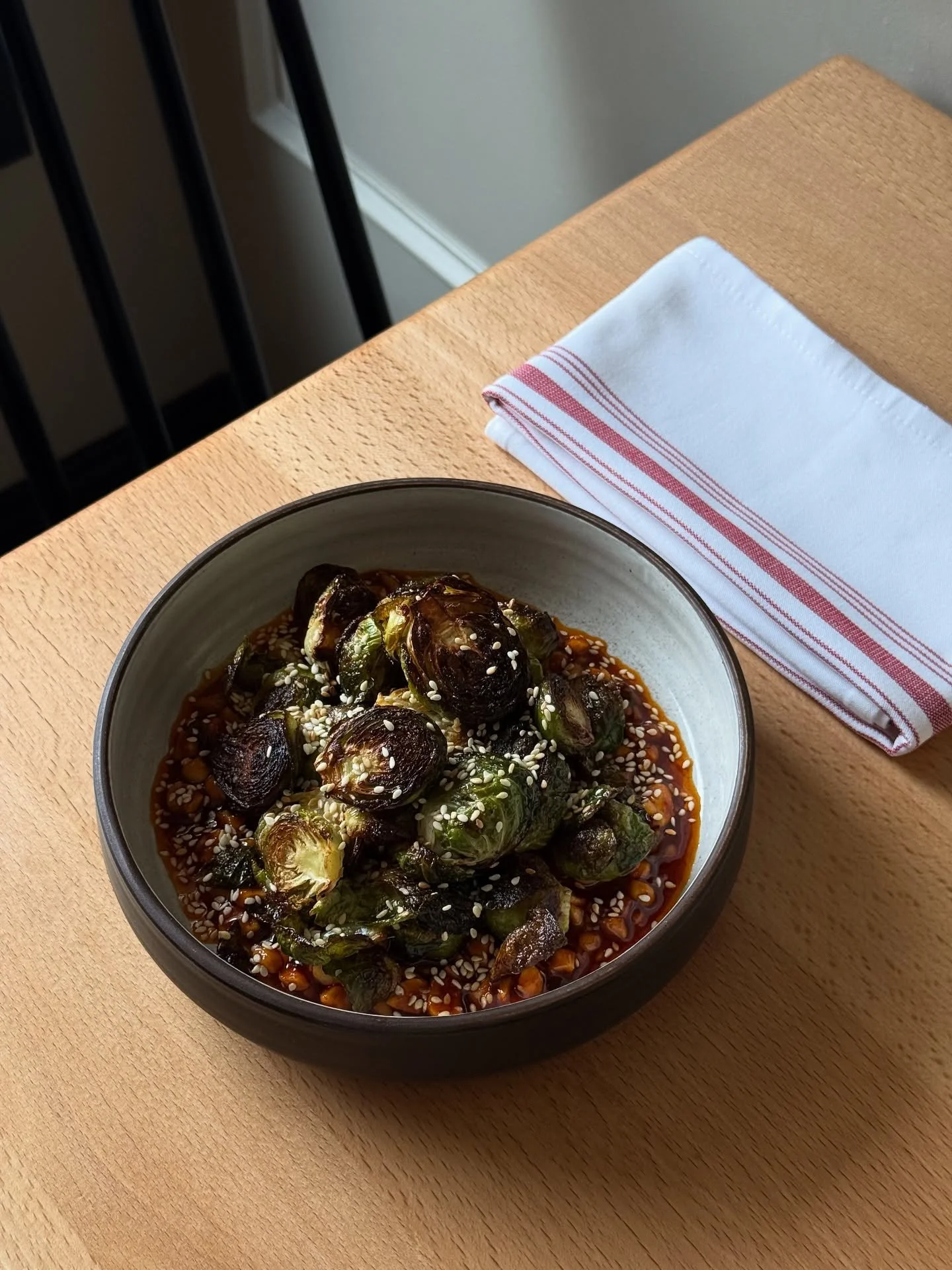 Not the sprouts you grew up with. This is Brussels sprouts with the volume blasting. 🔊❤️&zwj;🔥🥜

Peanut rayu coming in heavy with the garlic, sesame seeds, and chili. Sweet, spicy, salty, sharp. Playing this one on repeat. It&rsquo;s a hit. 🤘

#s