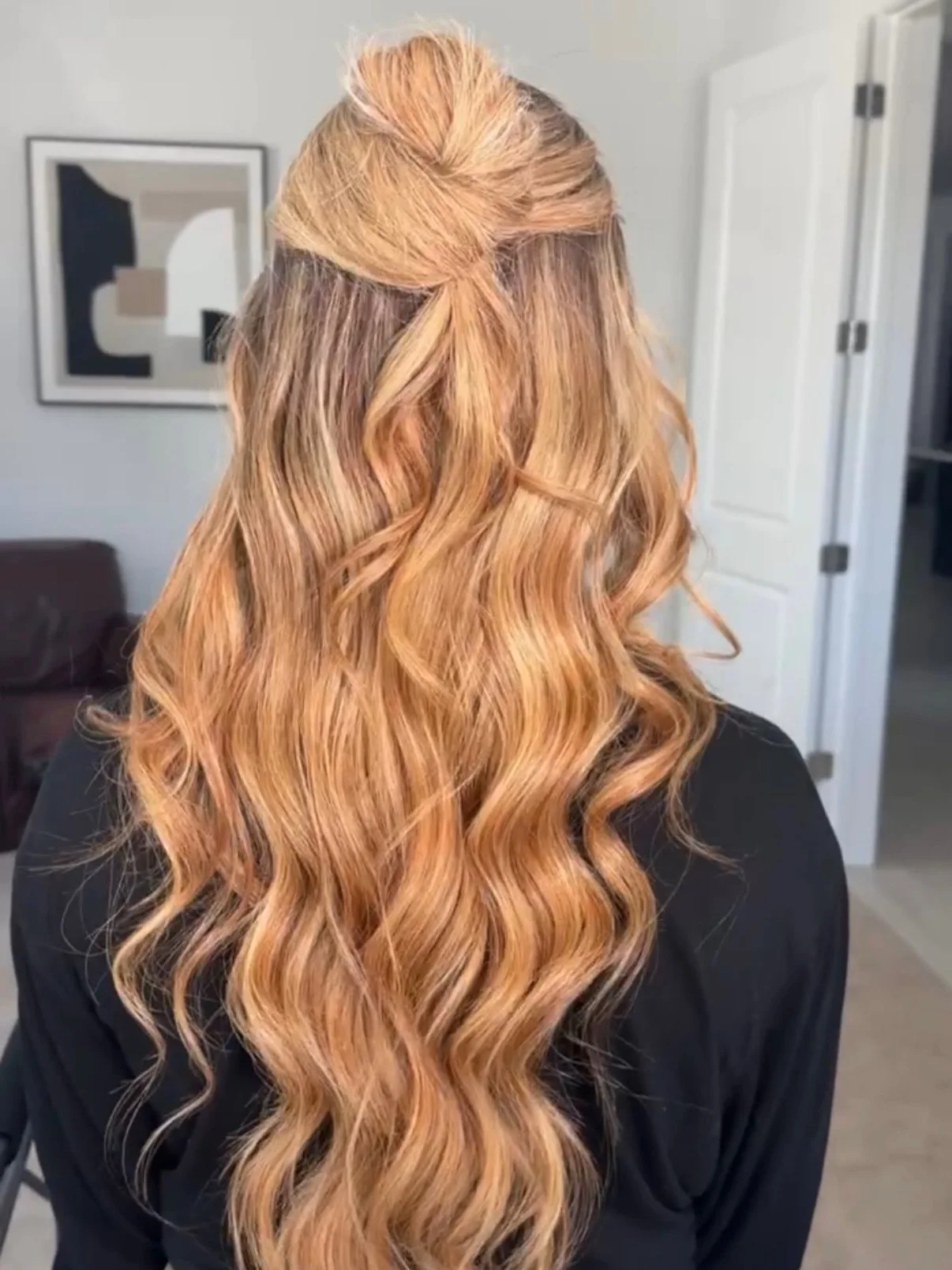 Hair style of the year incoming ✨

I&rsquo;ve been obsessed with this half up, half down moment lately. Effortless, romantic, and just the right amount of elevated.

Soft where it needs to be, styled where it counts&hellip; she&rsquo;s that girl 🤍

