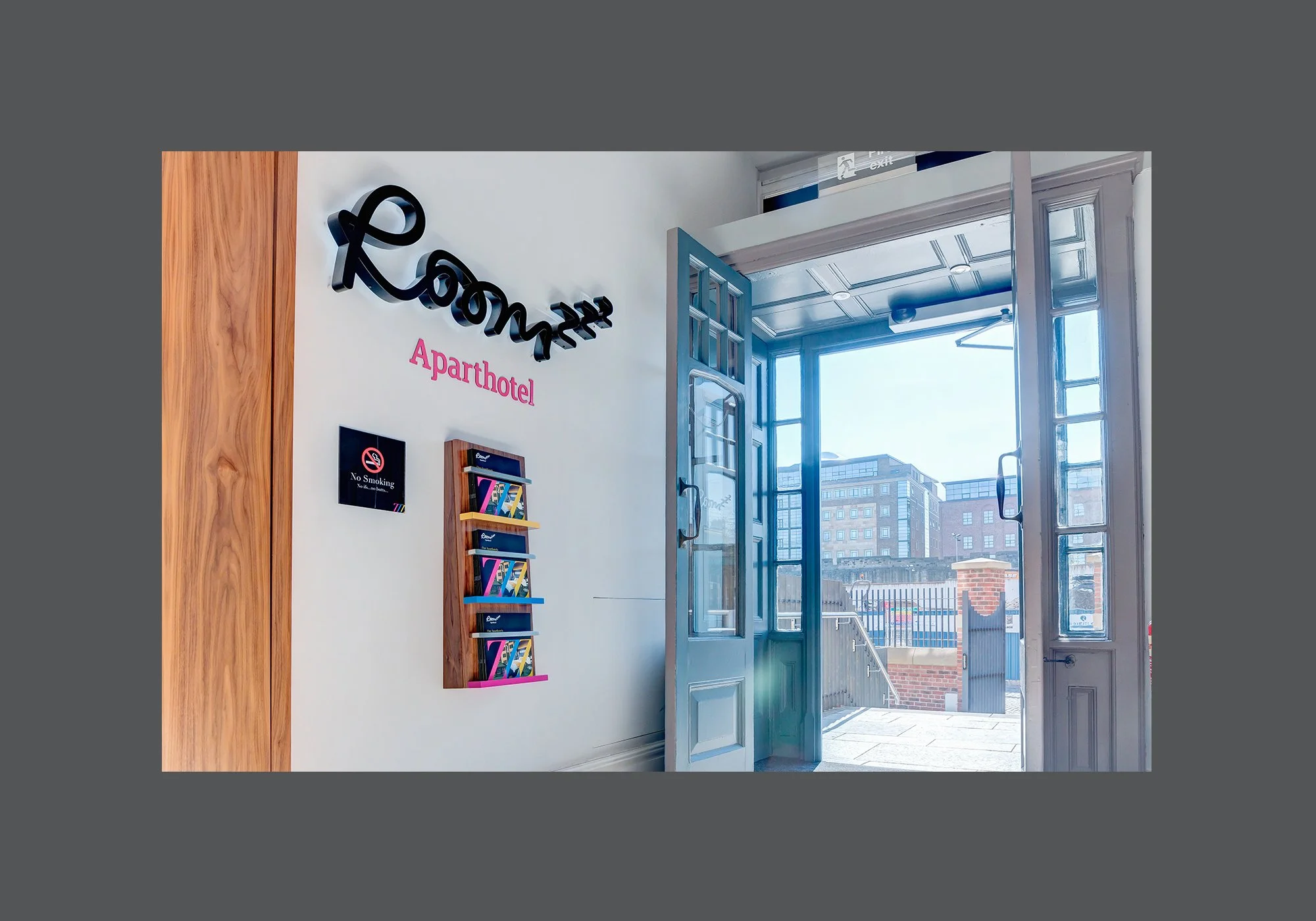 Roomzzz_Newcastle Entrance.jpg