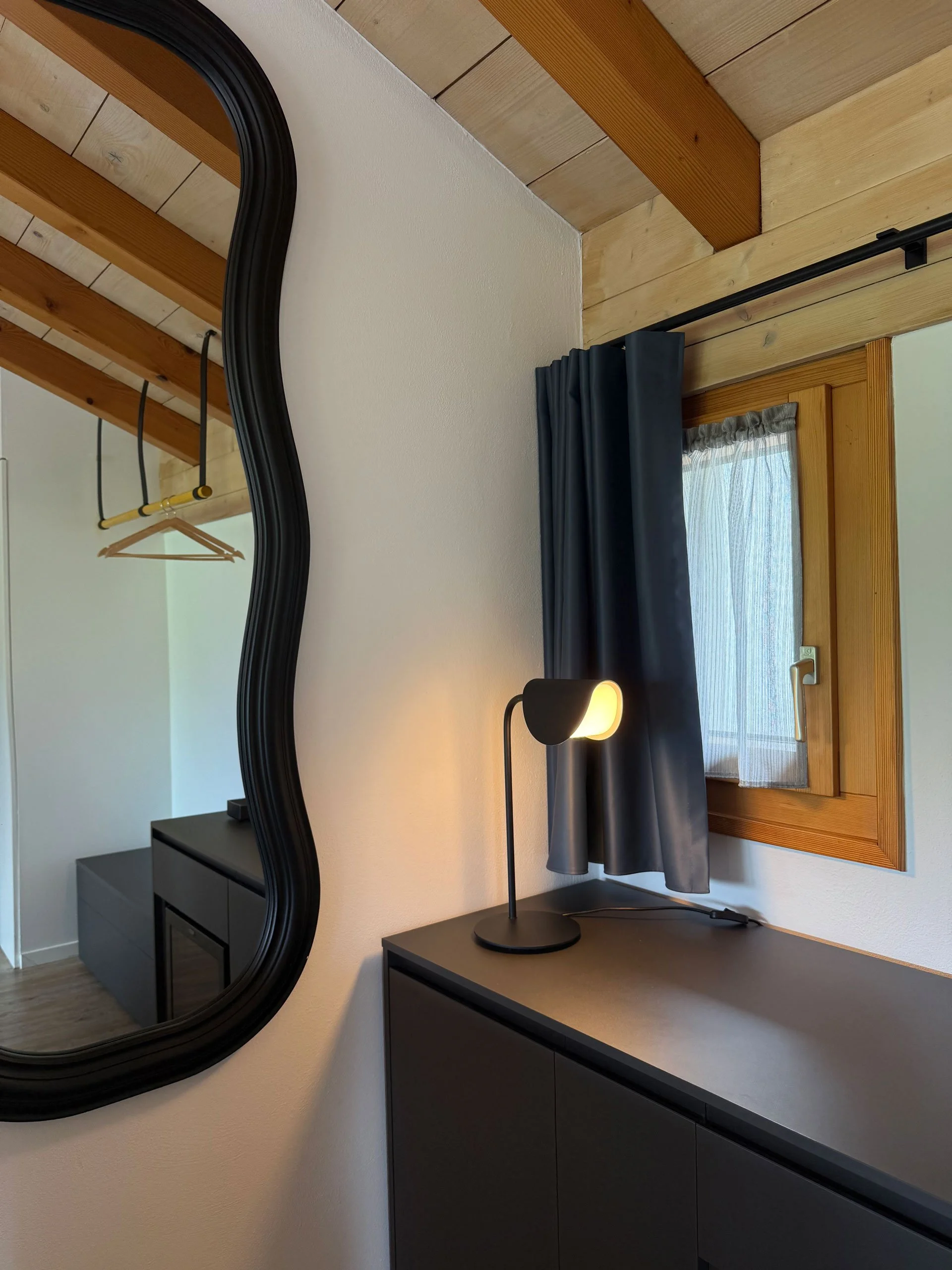 daniela_fischli_interior_designer_fip_studio_contract_Osteria_Ascona_camera_hotel_guardaroba.jpg