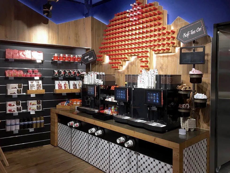 TAKE AWAY FRAU HELVETIA, Shopville Zurigo