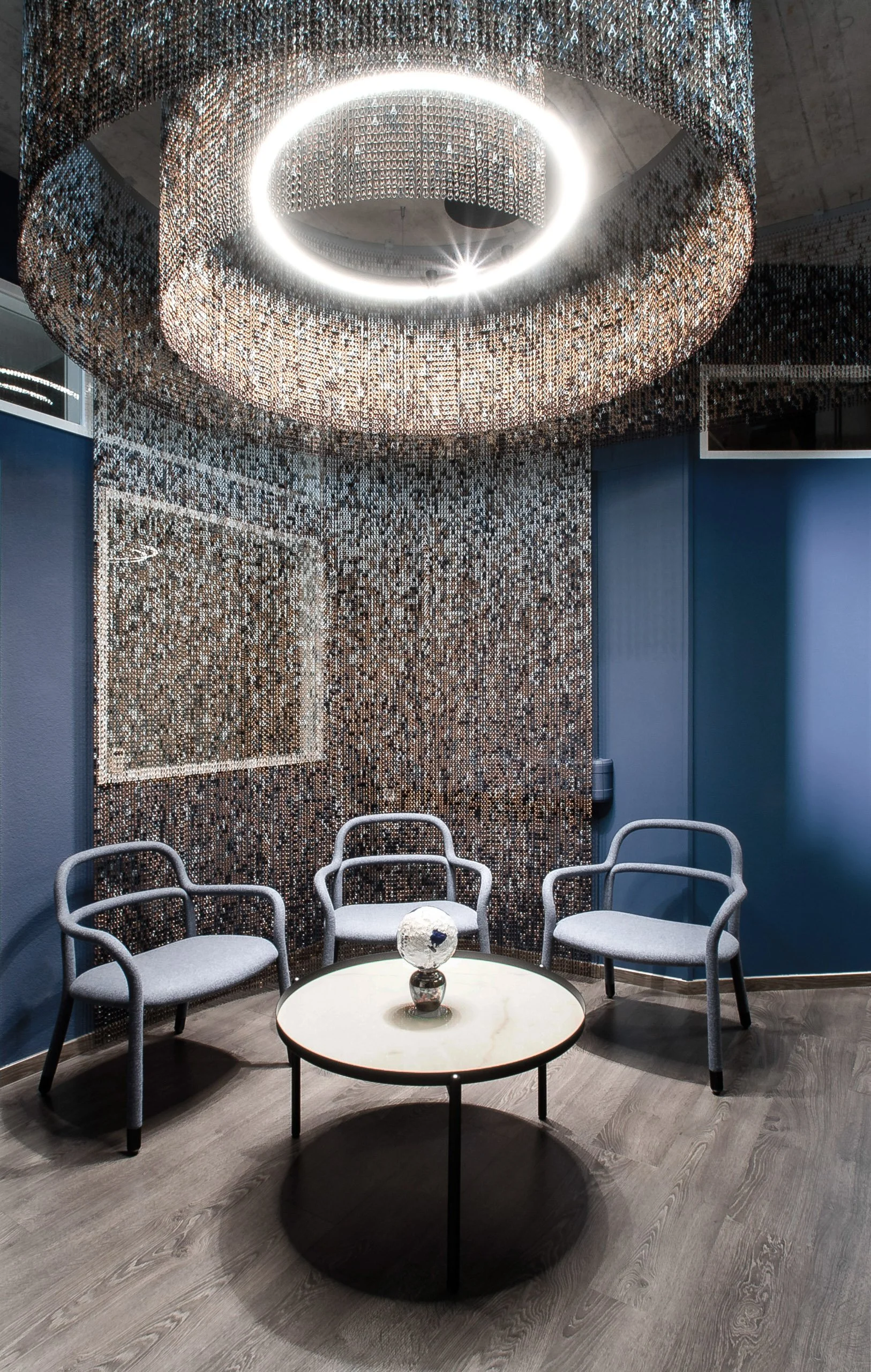 Daniela_Fischli_interior_designer_fip_studio_contract_ufficio_AD_HVerpackungen_Mezzovico_angolo_attesa_design.jpg