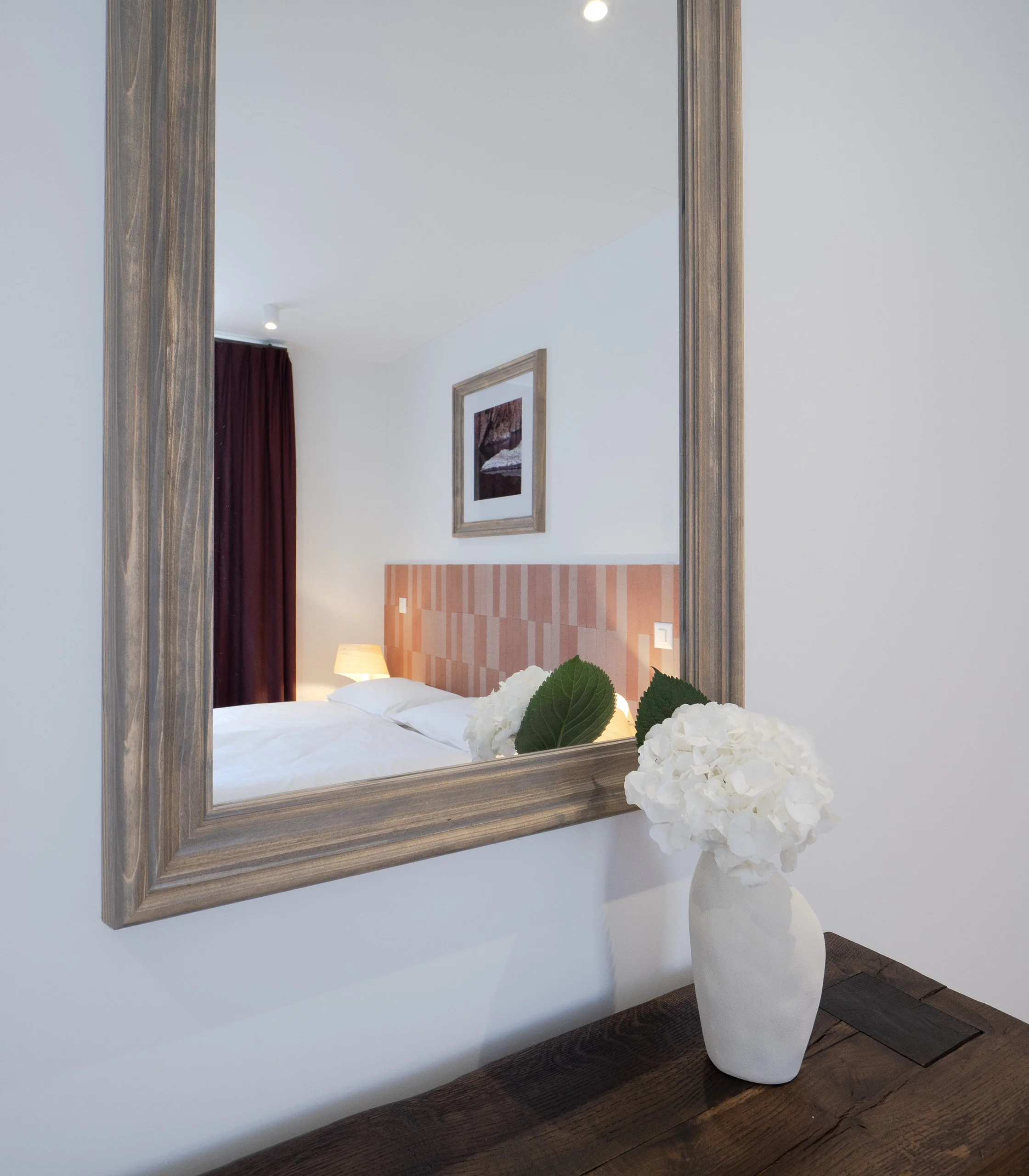 daniela_fischli_interior_designer_fip_studio_HOSPITALITY_LOCANDA_PERSICO_MORBIO_specchio.jpg