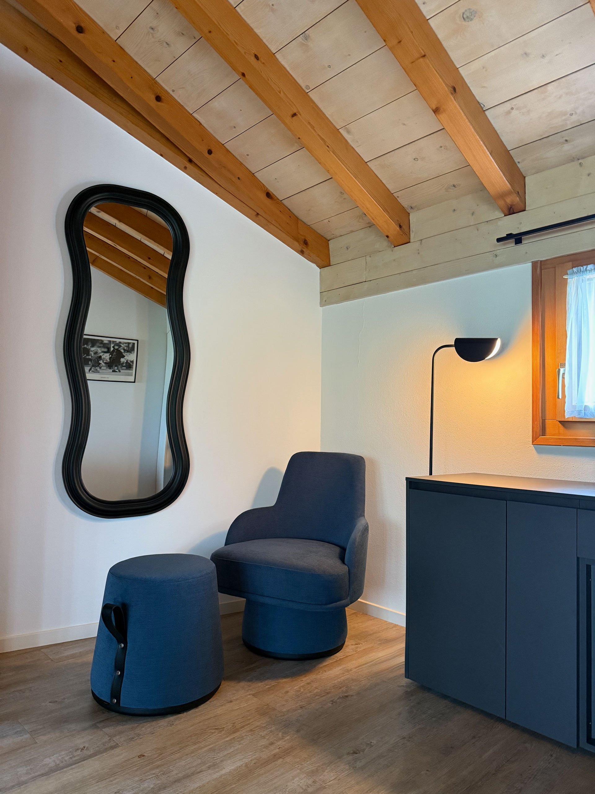 daniela_fischli_interior_designer_fip_studio_contract_Osteria_Ascona_camera_hotel_specchio.jpg