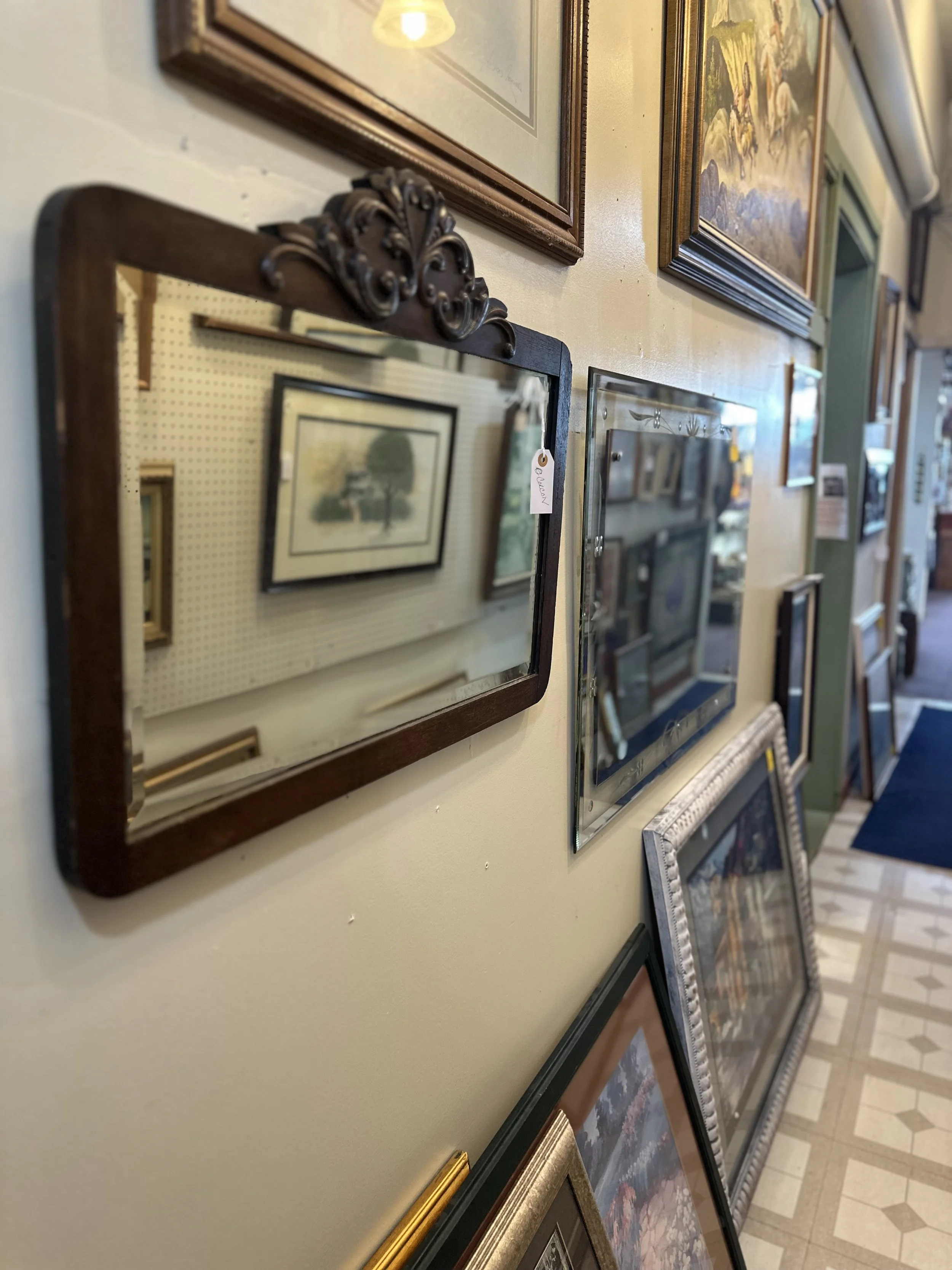 Prindi's Antiques& Collectibles - IMG_2052.jpeg