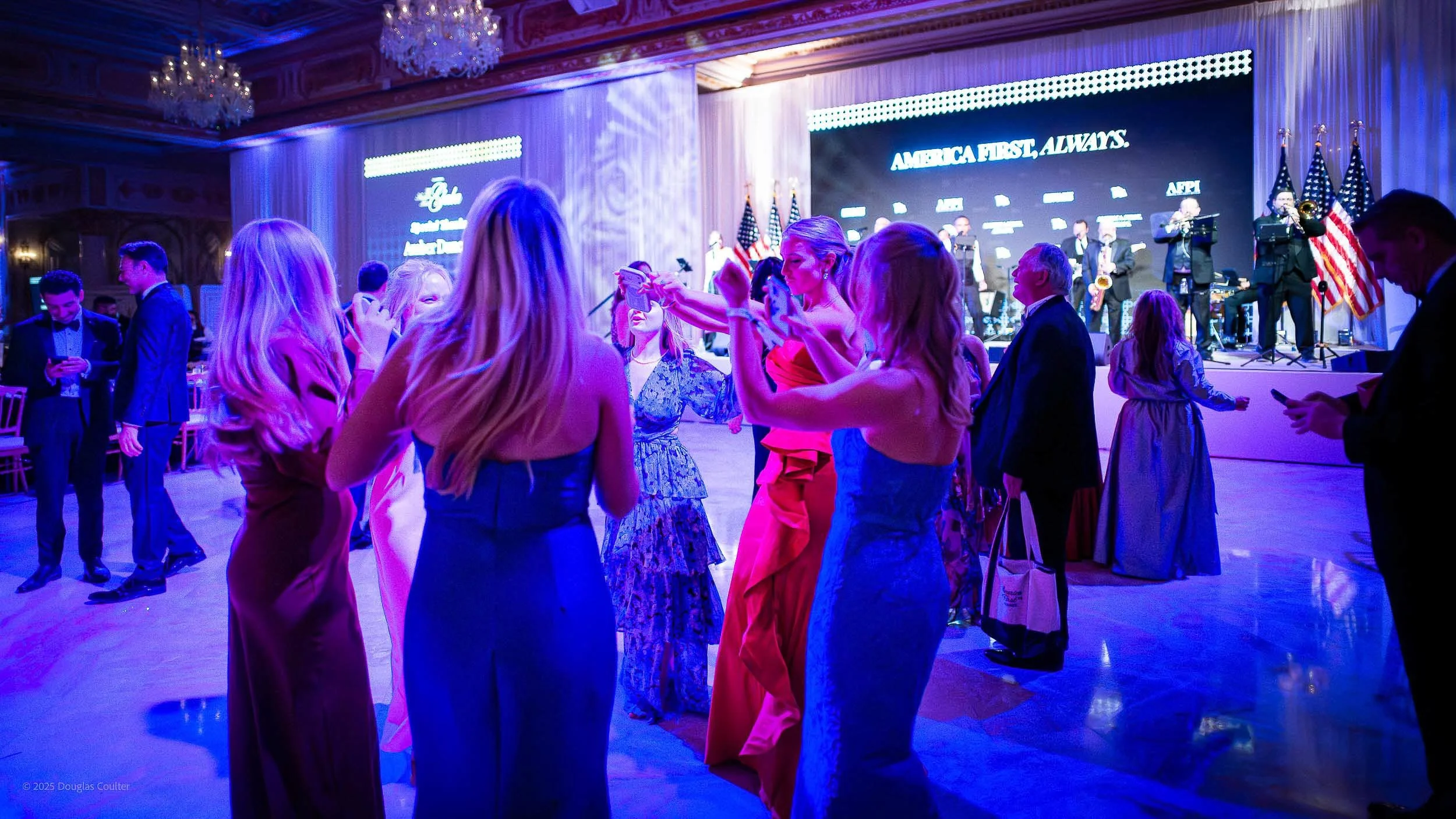 0277-S3220059-251121- ©2025 Doug Coulter.jpg