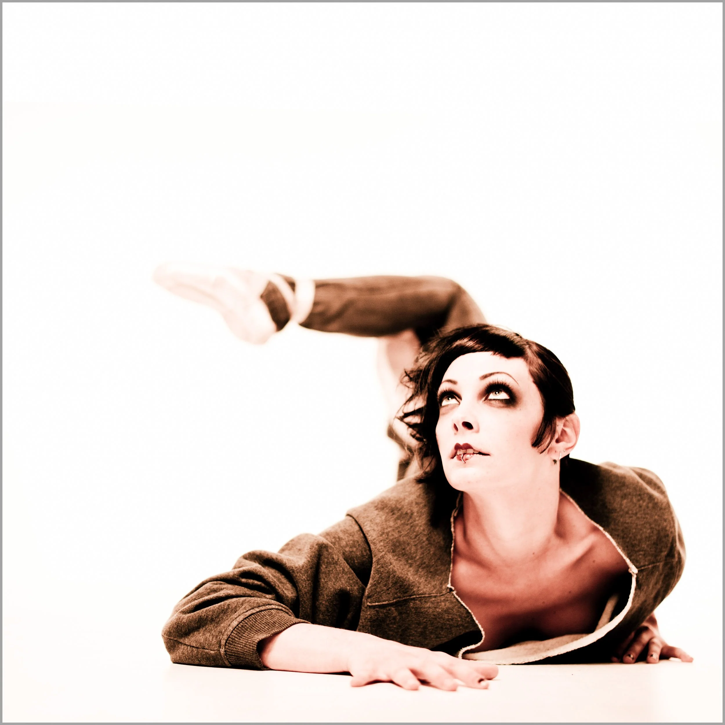 99-1704-0204-340-Dancer-1-090202-Doug Coulter-2.jpg