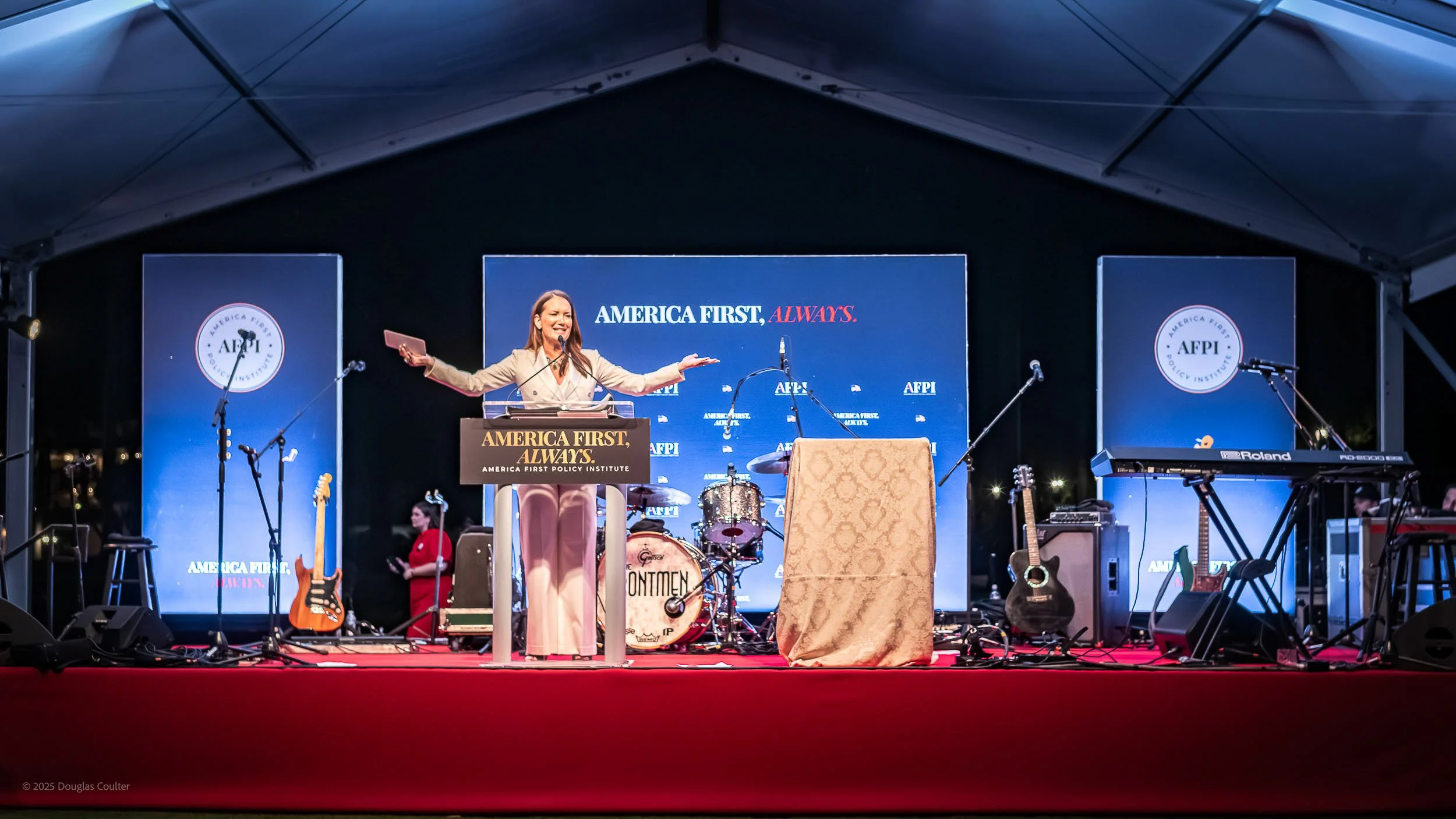 0140-S3190132-251120- ©2025 Doug Coulter.jpg