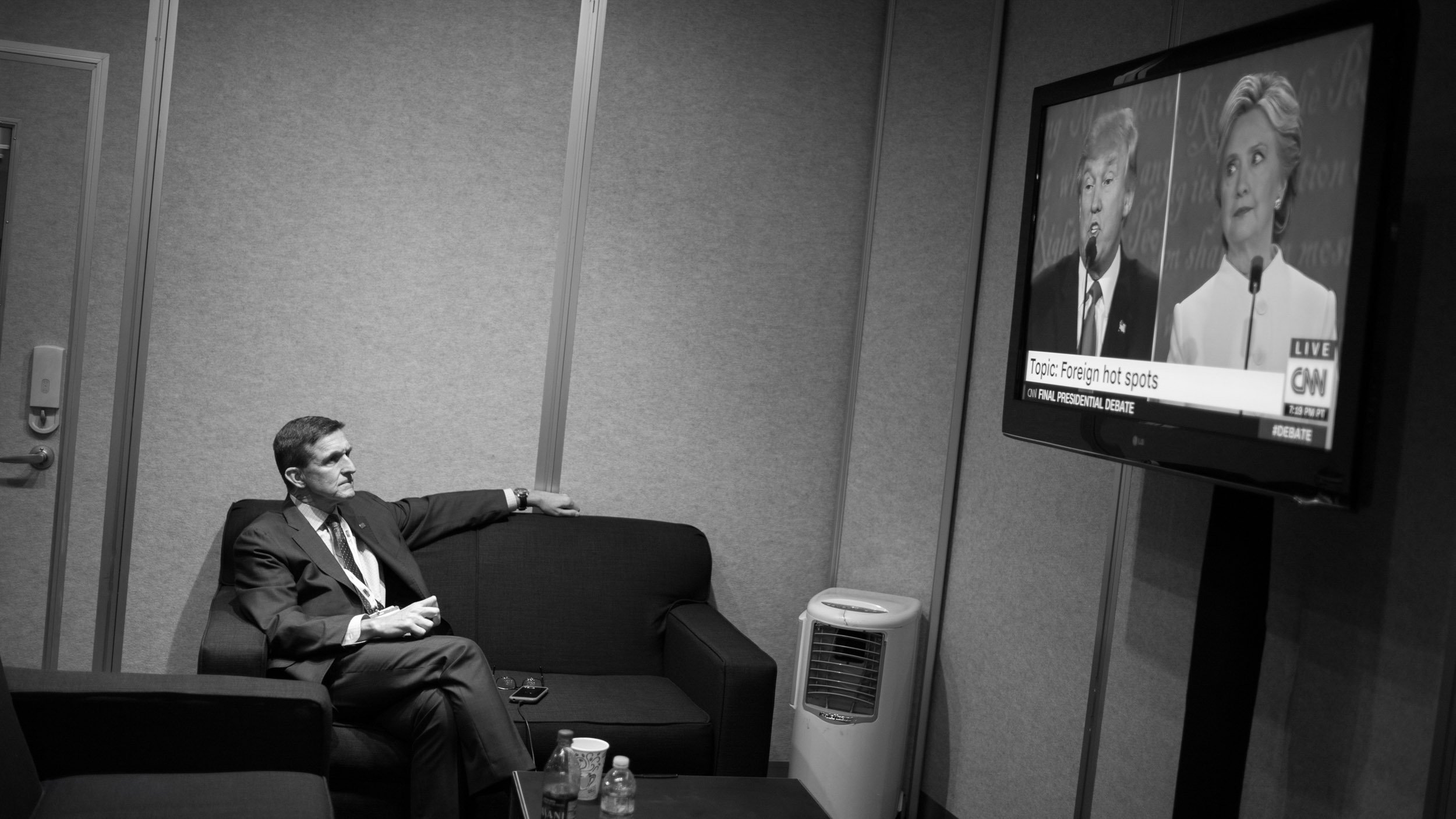 496-4077-2156-3131-PresDebate#3-225-161019-Doug Coulter.jpg