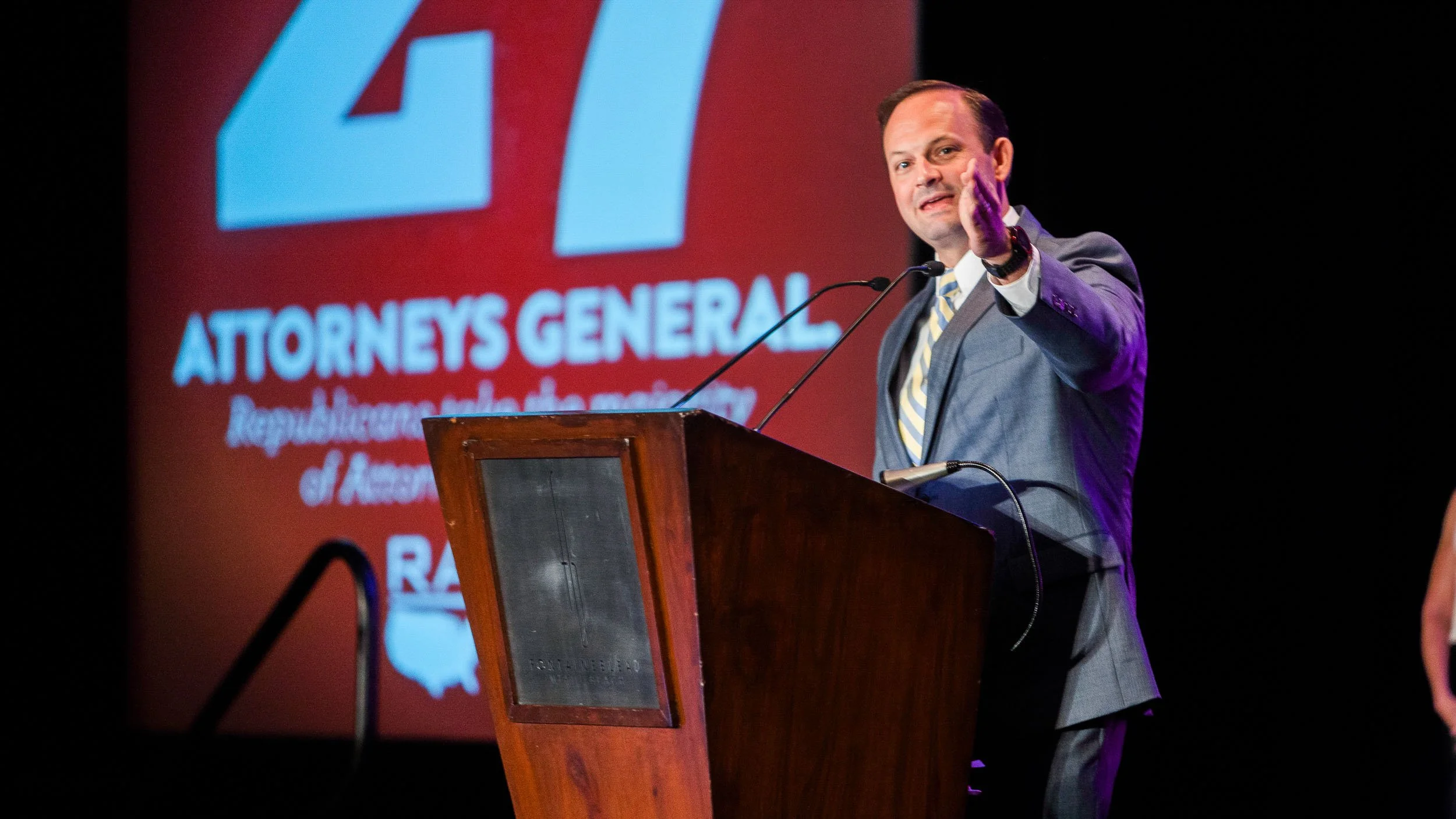 519-0775-1261-1743-_DCP0642-141116-Doug Coulter-2-2-2.jpg