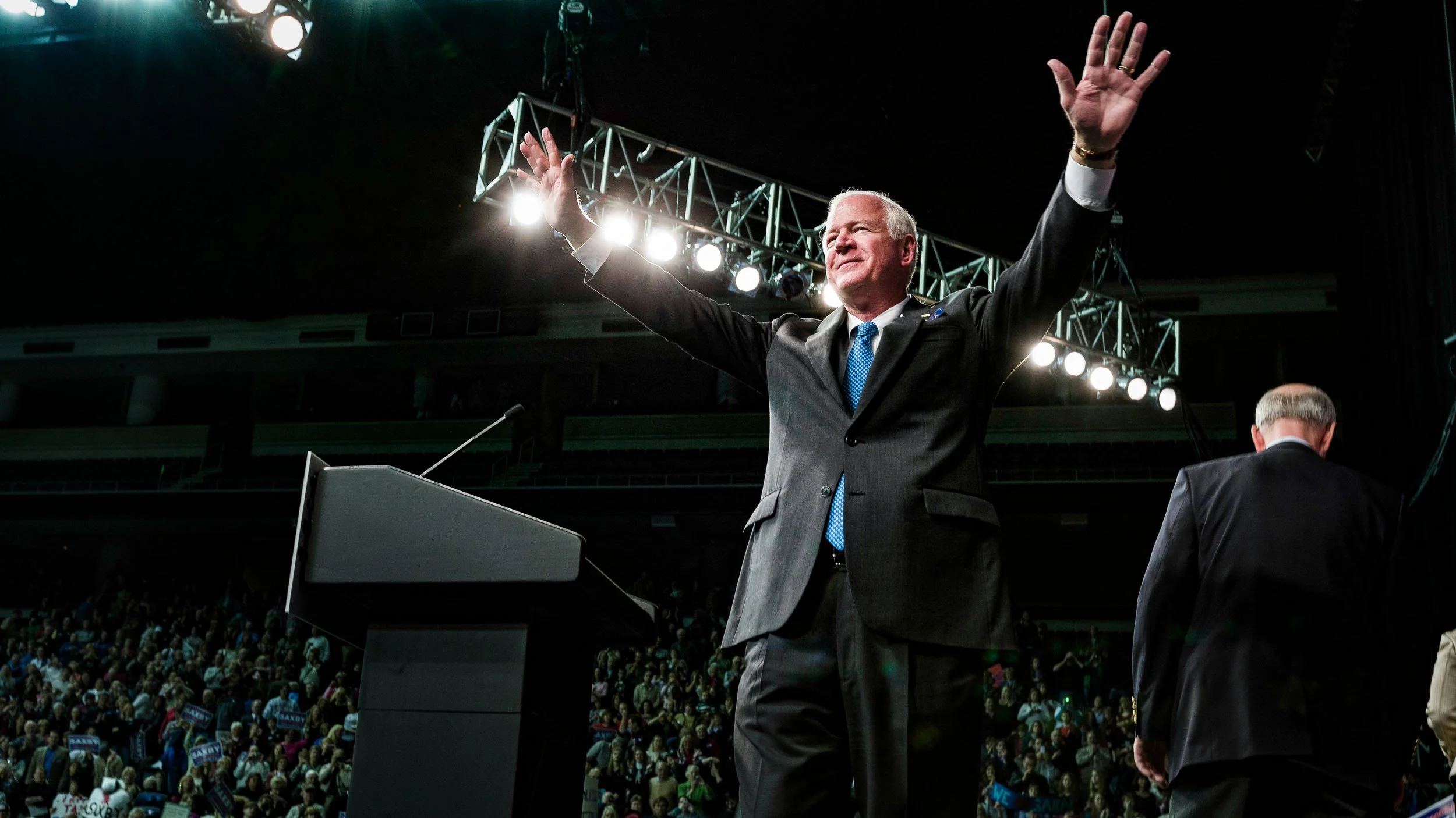 763-4870-0185-326-Cham-Palin-237-081201-Doug Coulter-2.jpg