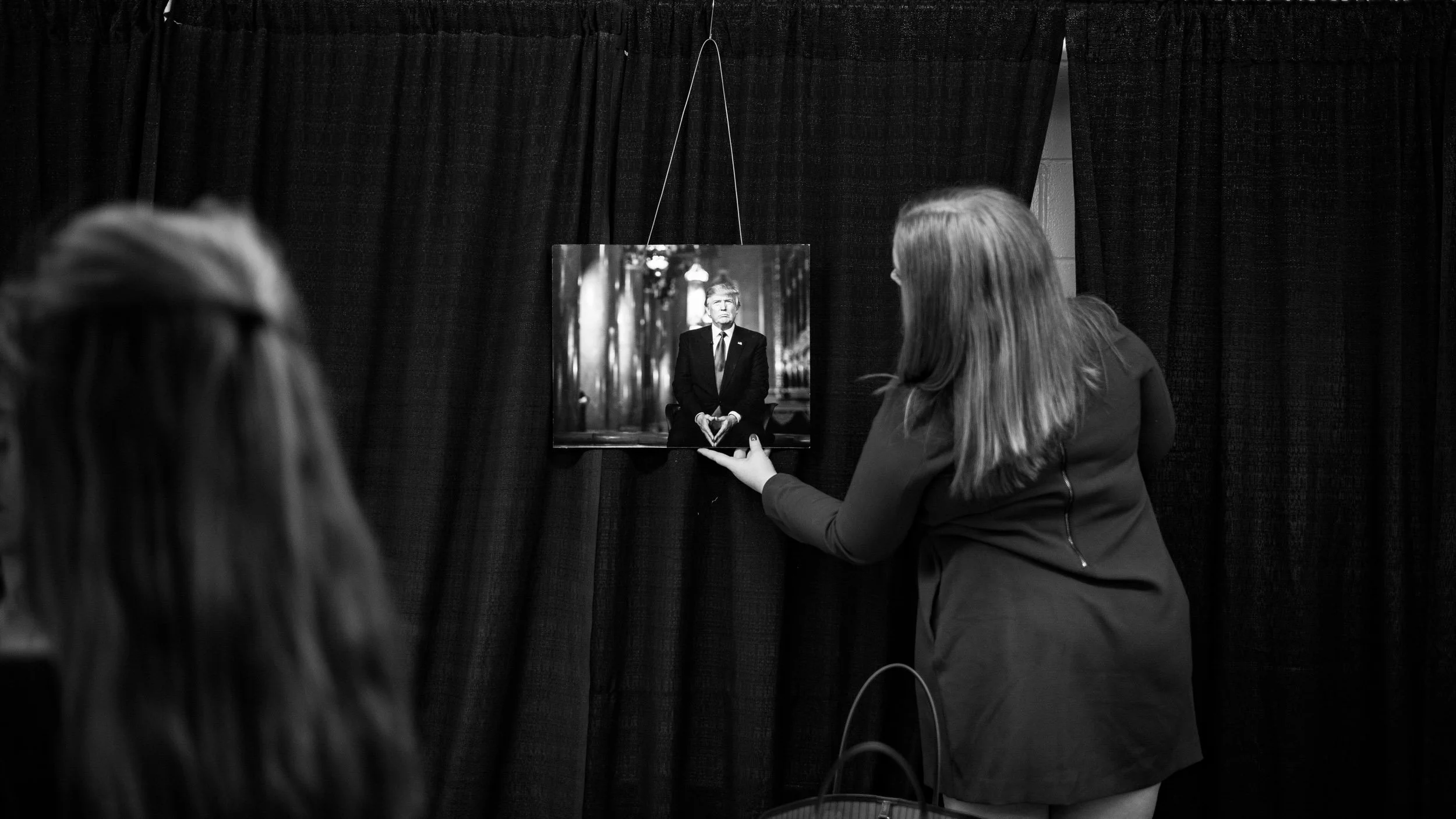 290-5341-2039-2978-PresDebate#1-7-160926-Doug Coulter.jpg