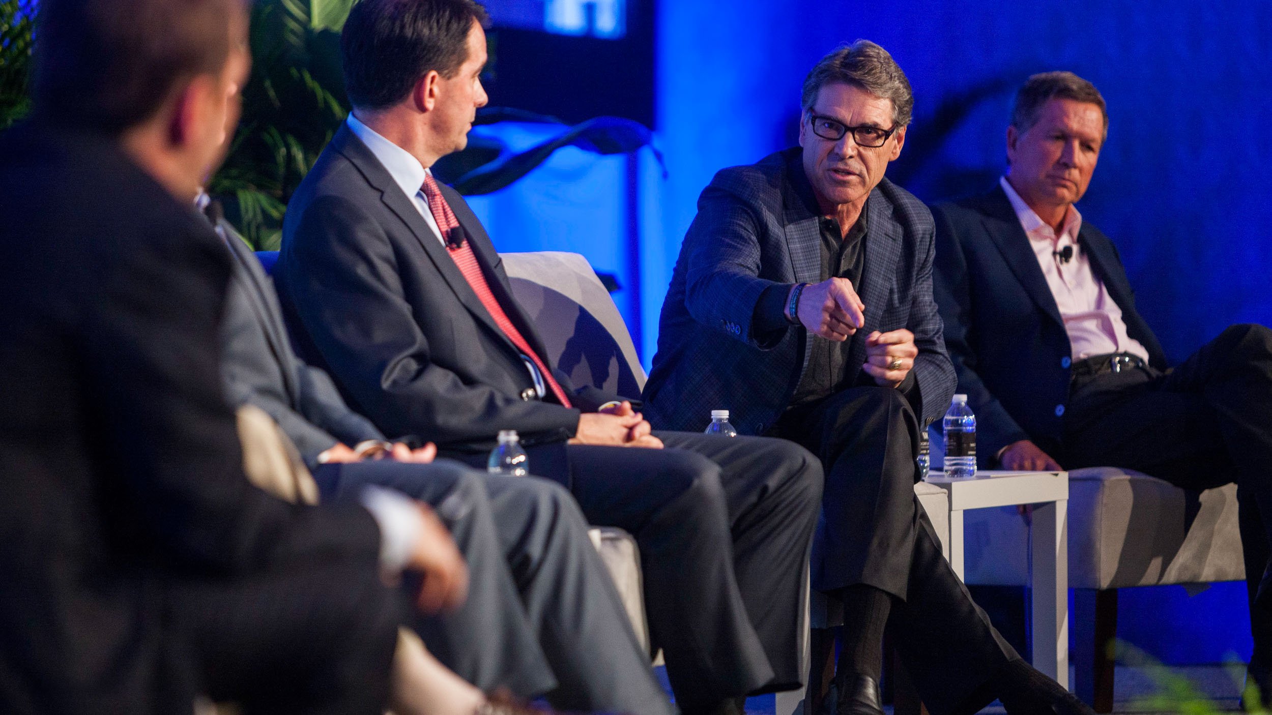 195-0999-1279-1912-_DCP2373-141119-Doug Coulter.jpg