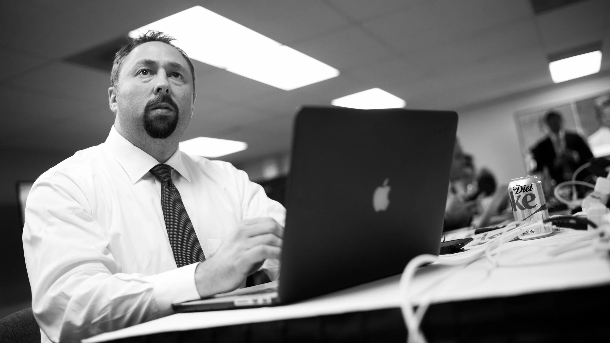 732-3195-2149-3123-PresDebate#3-191-161019-Doug Coulter.jpg