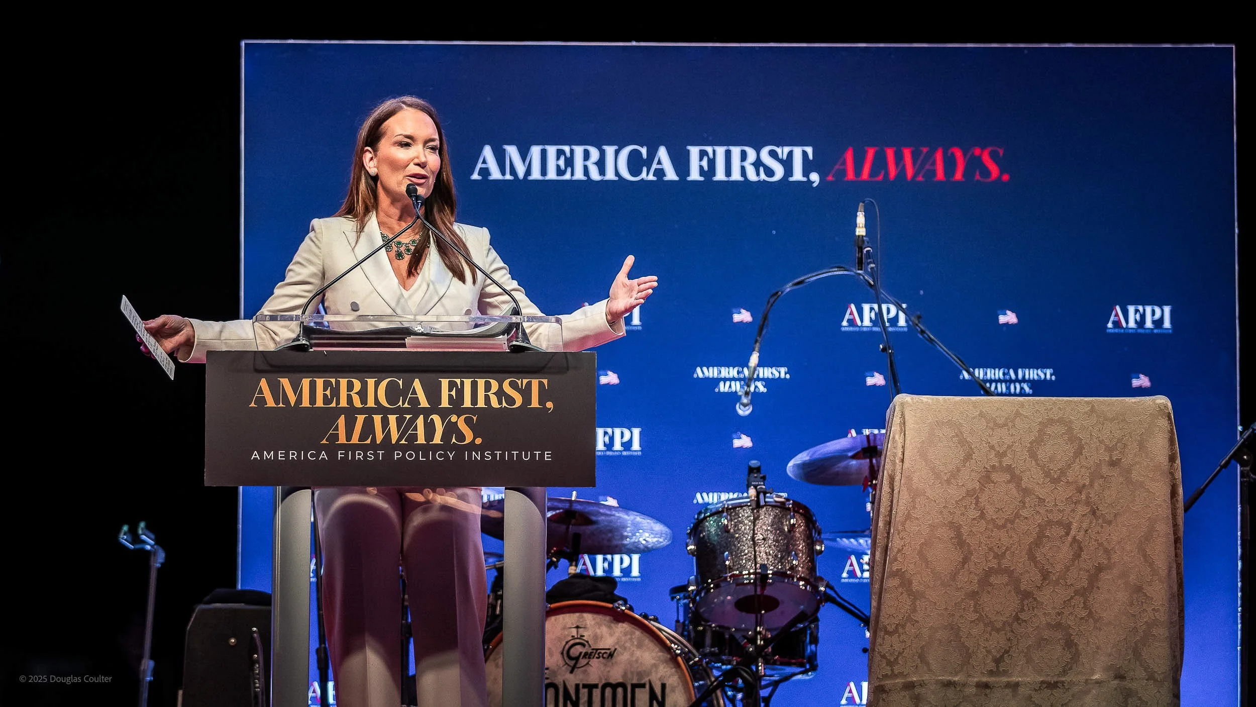 0141-_07I4925-251120- ©2025 Doug Coulter.jpg