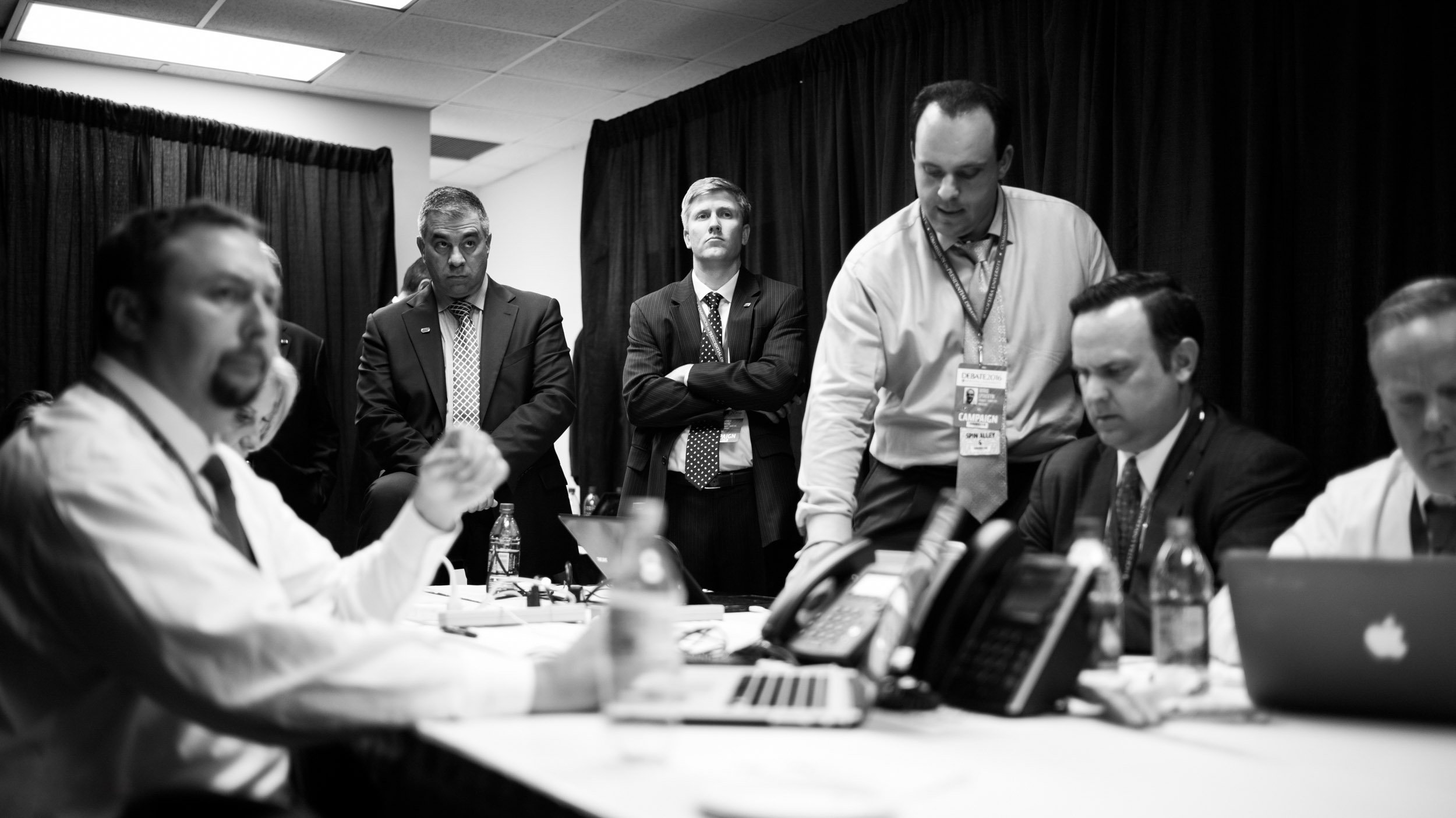 1098-1173-2063-3019-PresDebate#1-184-160926-Doug Coulter.jpg