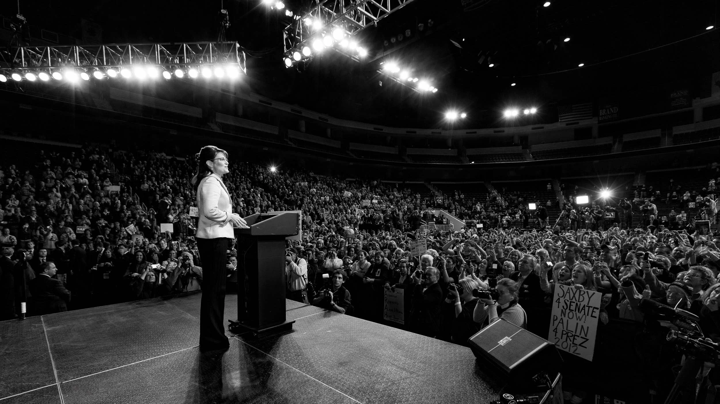 892-1235-0184-324-Cham-Palin-596-081201-Doug Coulter.jpg