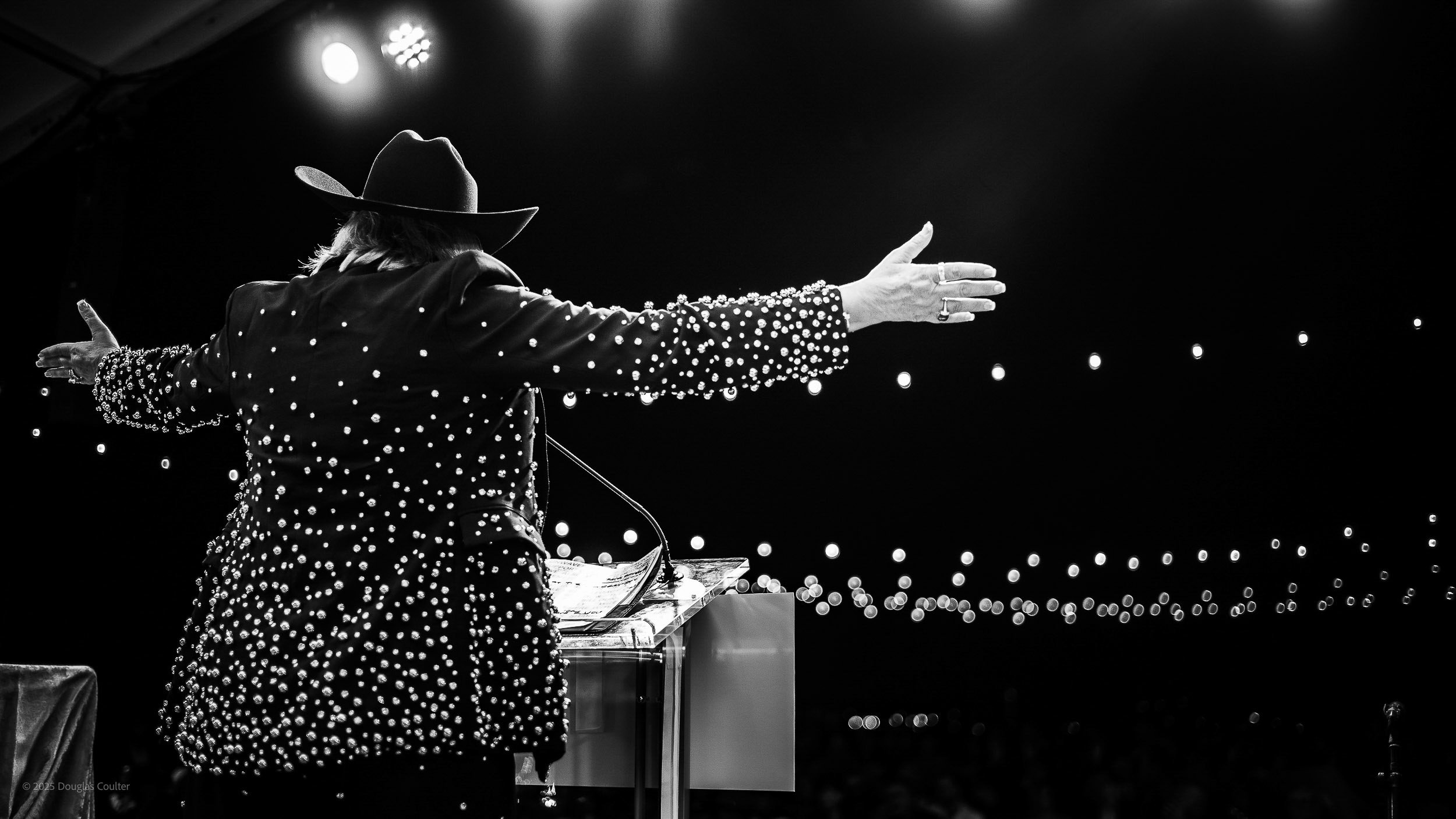 0131-M10M9924-251120- ©2025 Doug Coulter.jpg