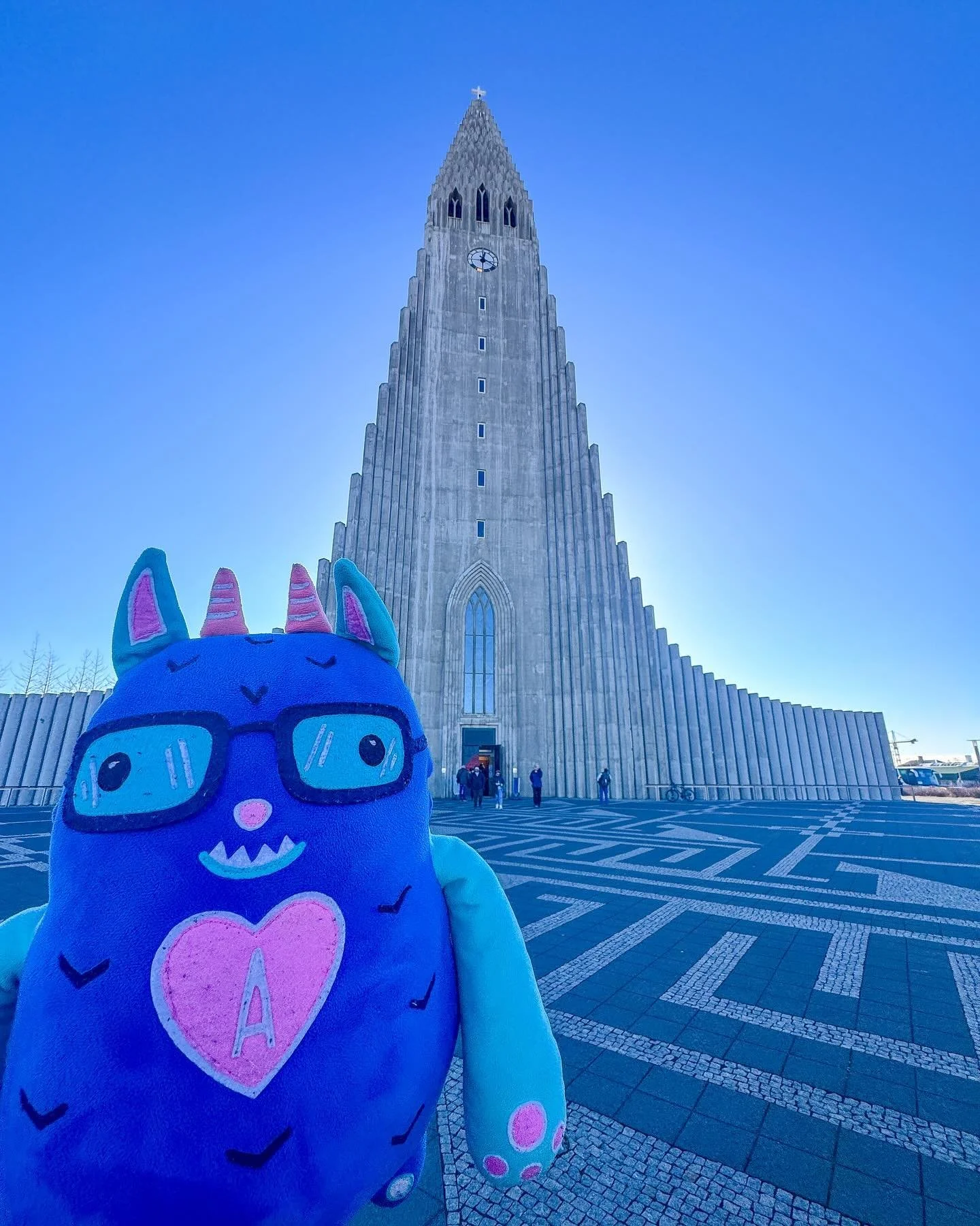 I&rsquo;m in #Iceland!

One of the first places I had to see was the famous Hallgrimskirkja Church in #reykjavik. The church was built in 1945, and was named after the Icelandic poet and cleric Hallgr&iacute;mur P&eacute;tursson. 

At 244ft (74.5 met