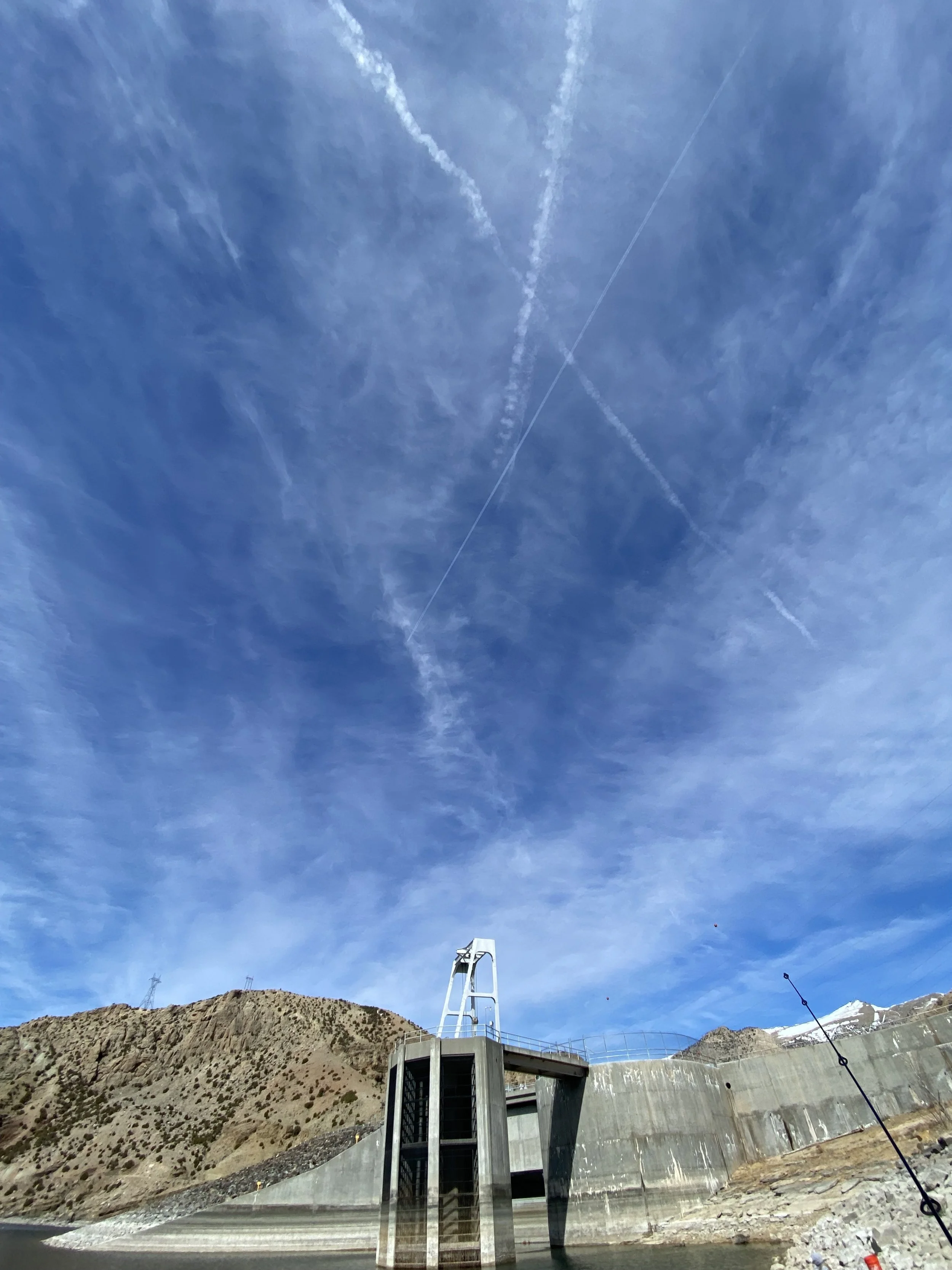 photographic evidence of SRM chem trail geoengineering in Wyoming