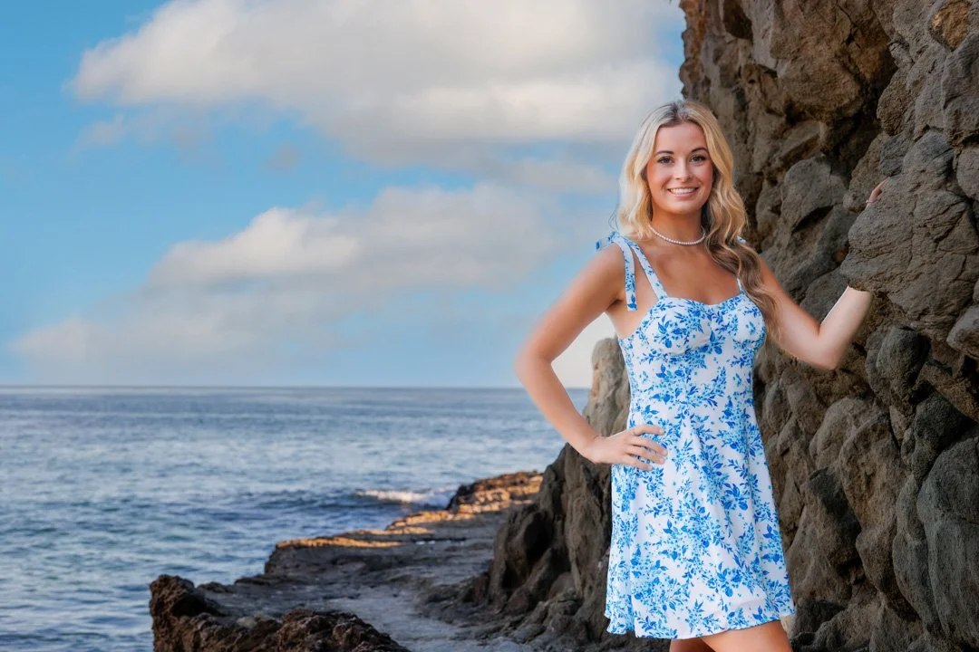 A senior photo of a beautiful lady at the Laguna Beach California