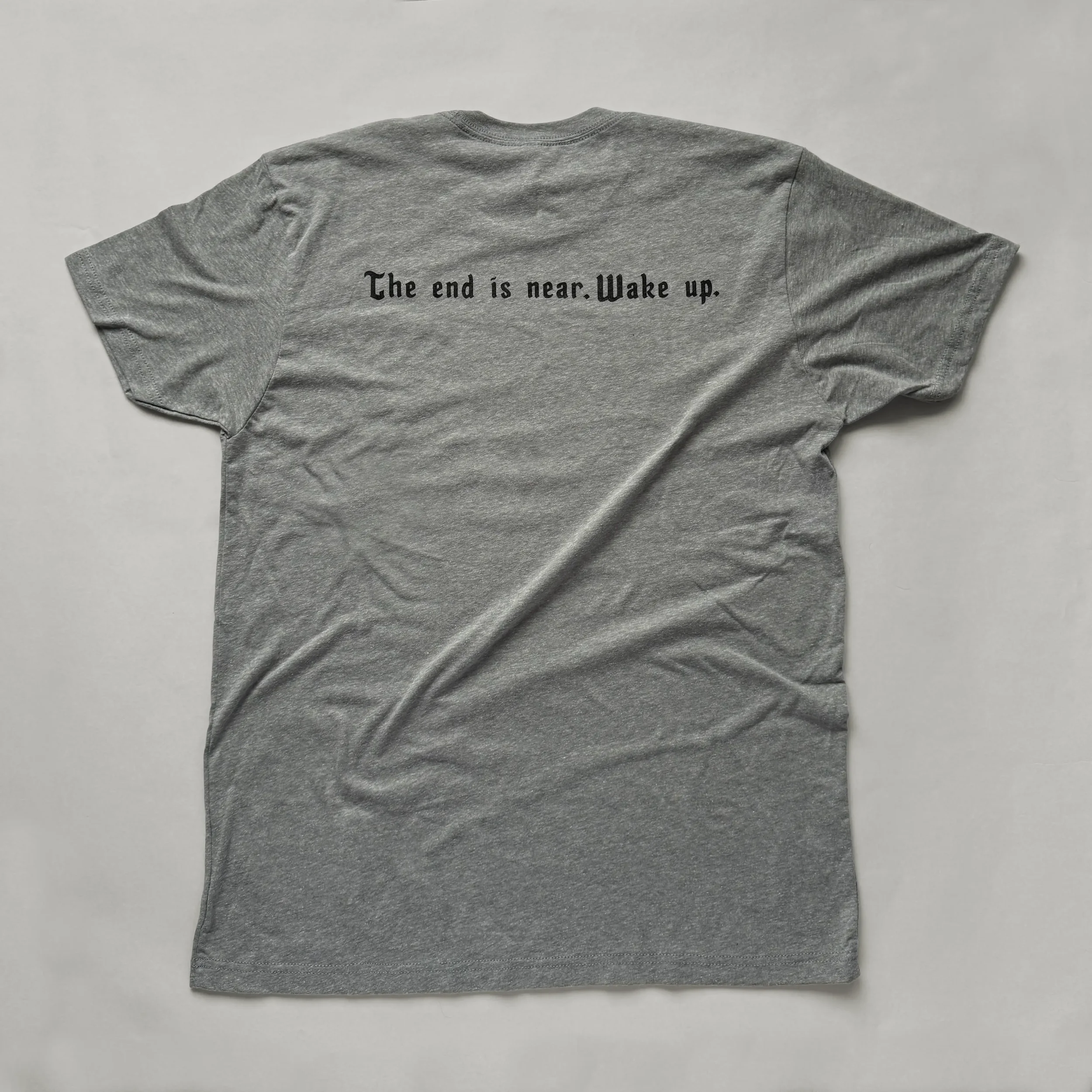 shirt_wordmark_back_gray.webp