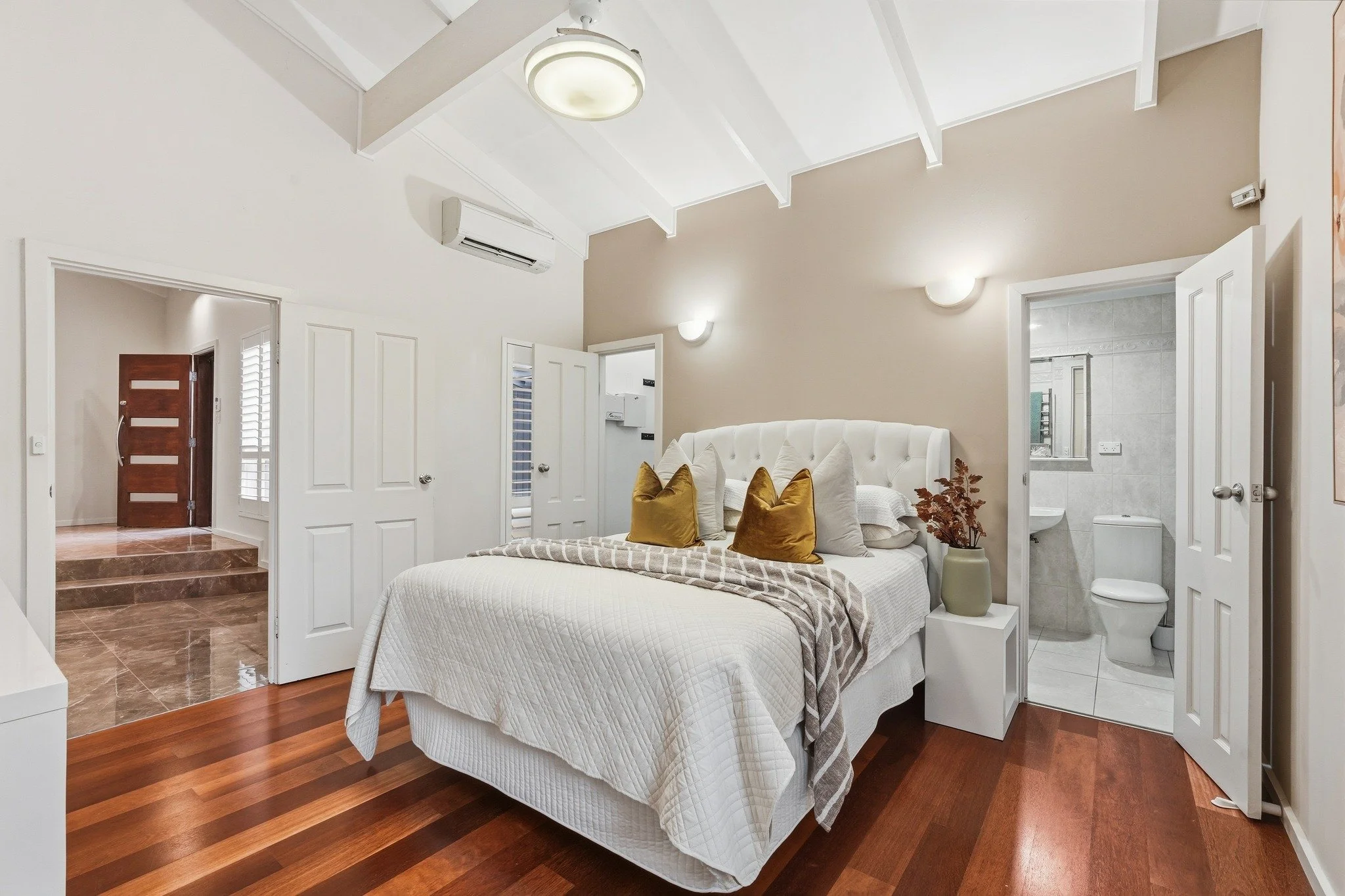 An absolute stunner we got the chance to capture recently with our good friends at @domanandco 

For any enquires please contact us at:
hello@pensoncreative.com.au