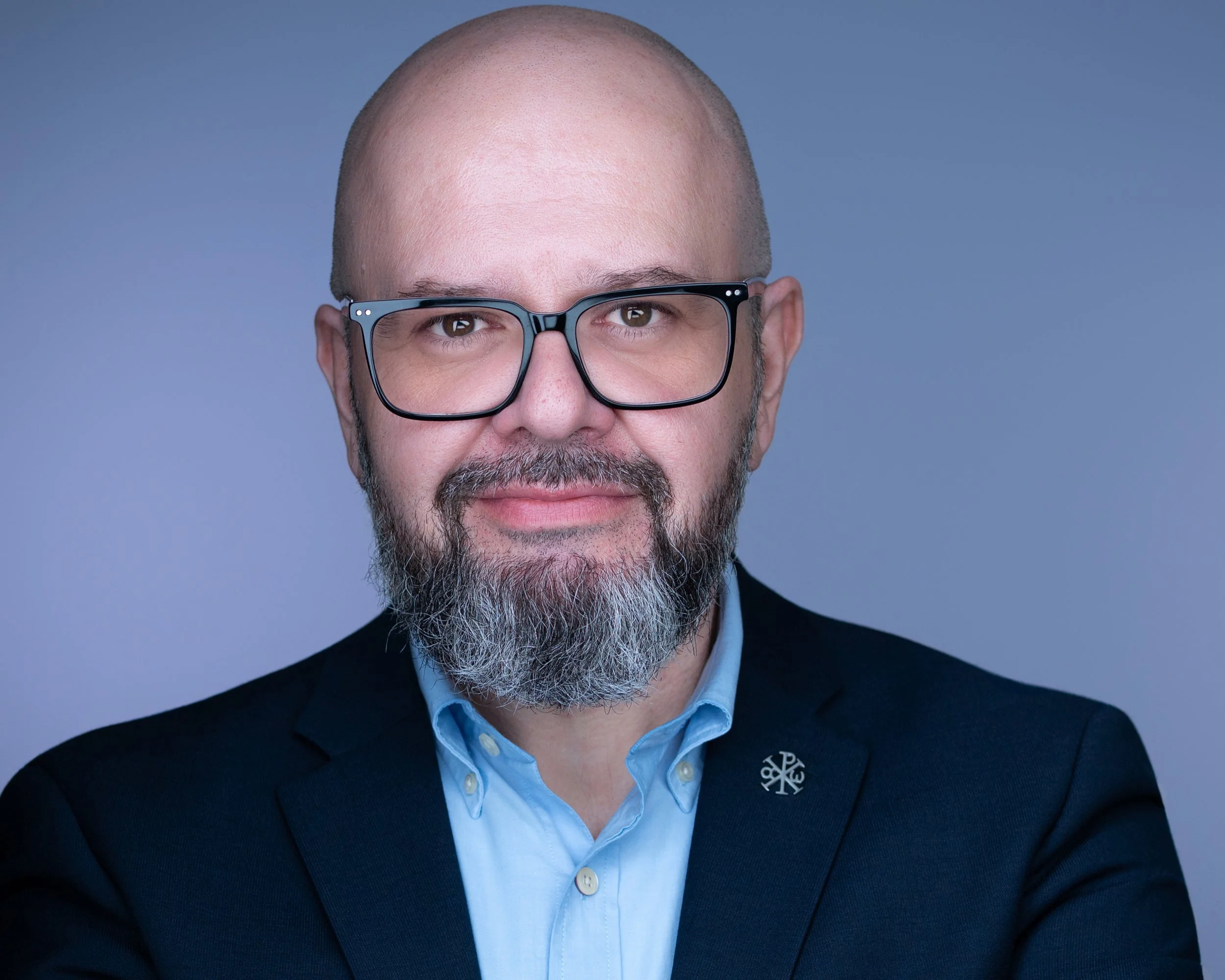 Management consultant profile picture in NYC, portraying expertise and confidence for corporate clients by Eclipse Headshots.