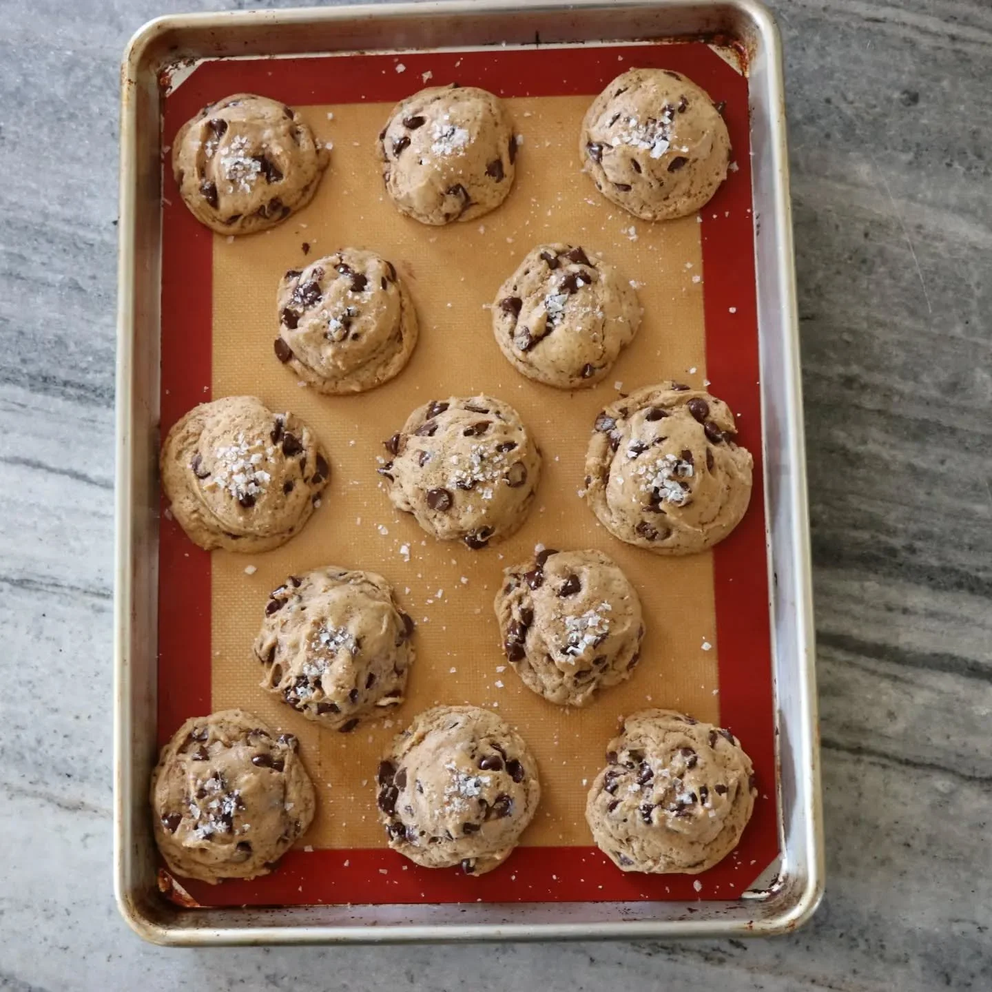 Our Classic, but certainly never boring, Chocolate Chip Cookie. Made with dark chocolate and malted milk, finished with Maldon sea salt, this cookie has a rich taste perfect for when you want to treat yourself. 

当然ながら古典的ではありますが、退屈はしません。ダークチョコレートとモルト
