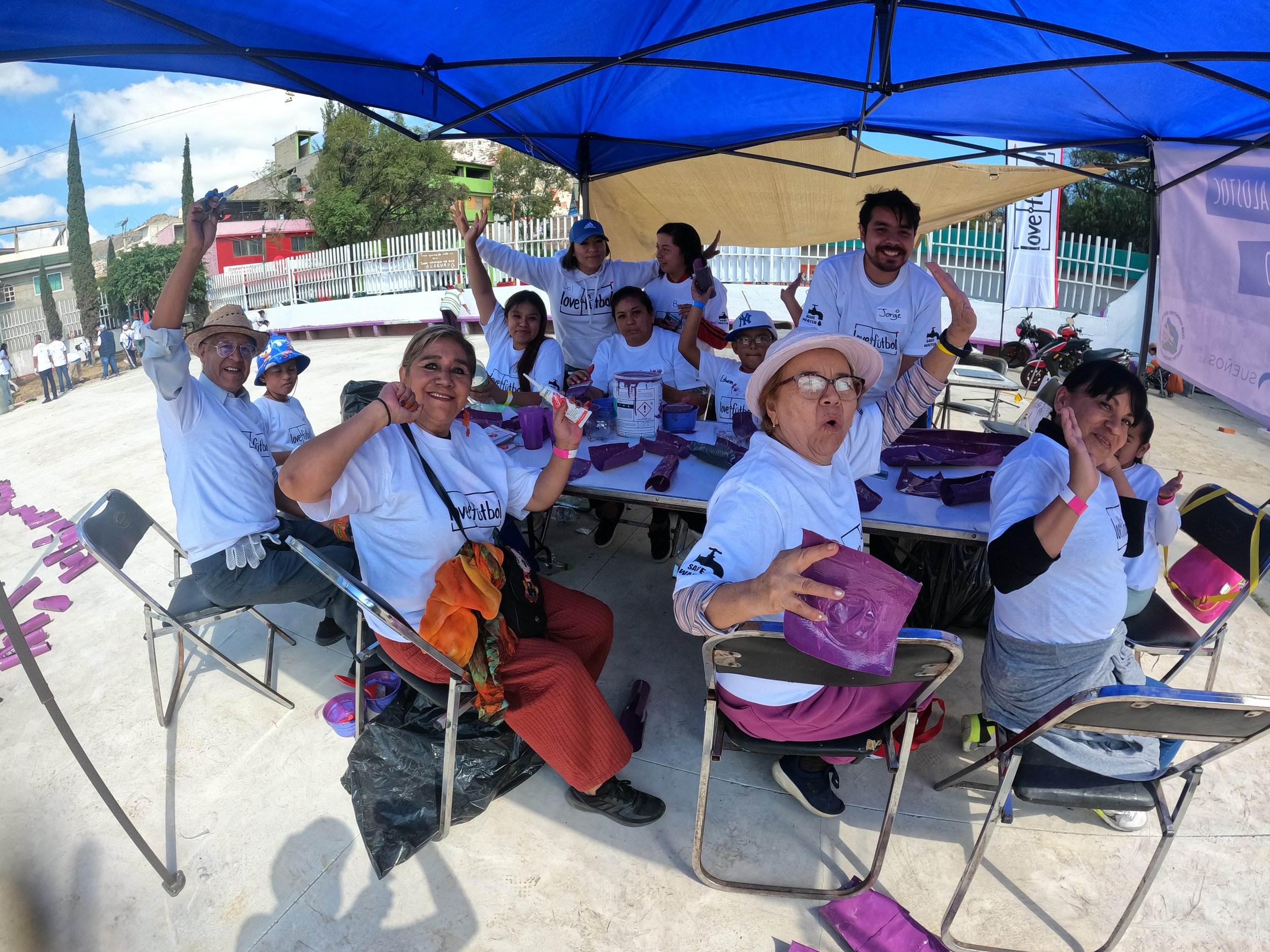 Angie en el voluntariado de Cancha Violeta.JPG