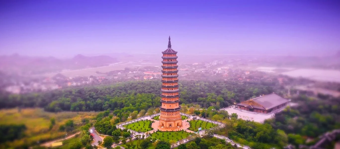 Ninh Binh Tower in Bai Dinh Temple.jpeg