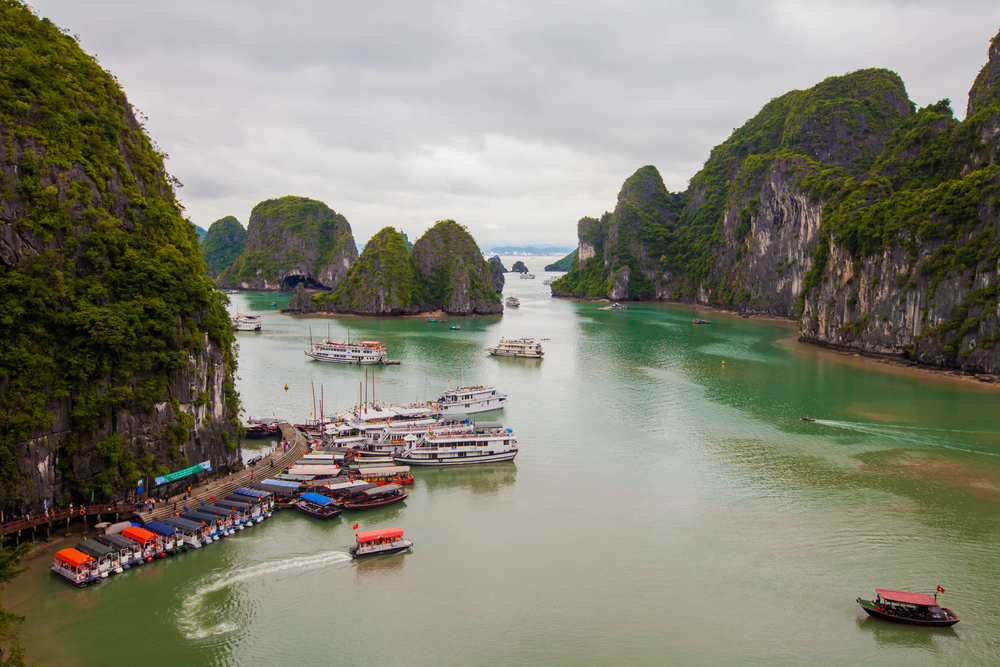 Halong Bay Sung Sot Cave22.png