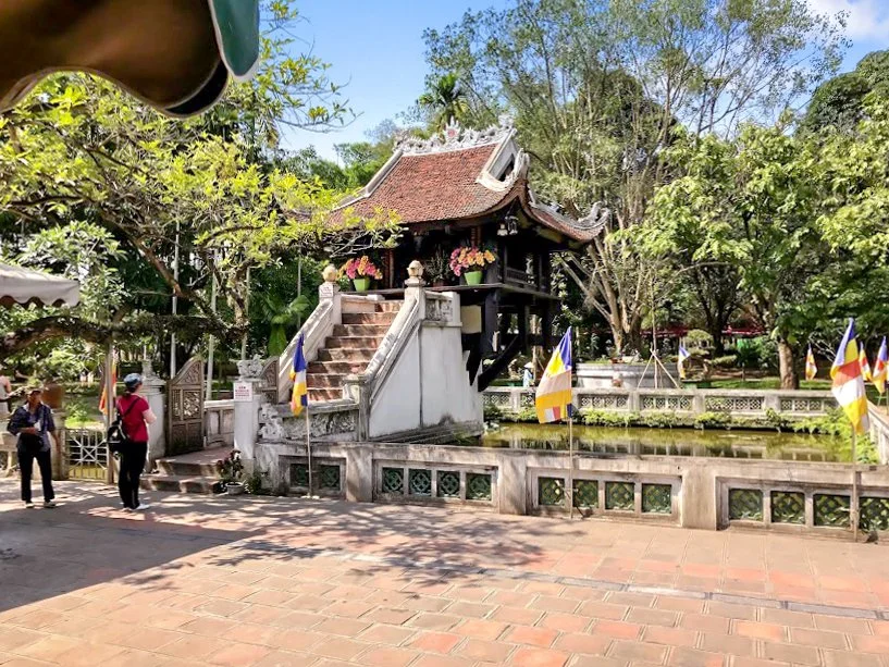 Hanoi One Pillar Pagoda.jpg