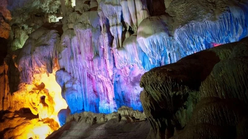 Halong Bay Thien Cung Cave (2).jpg