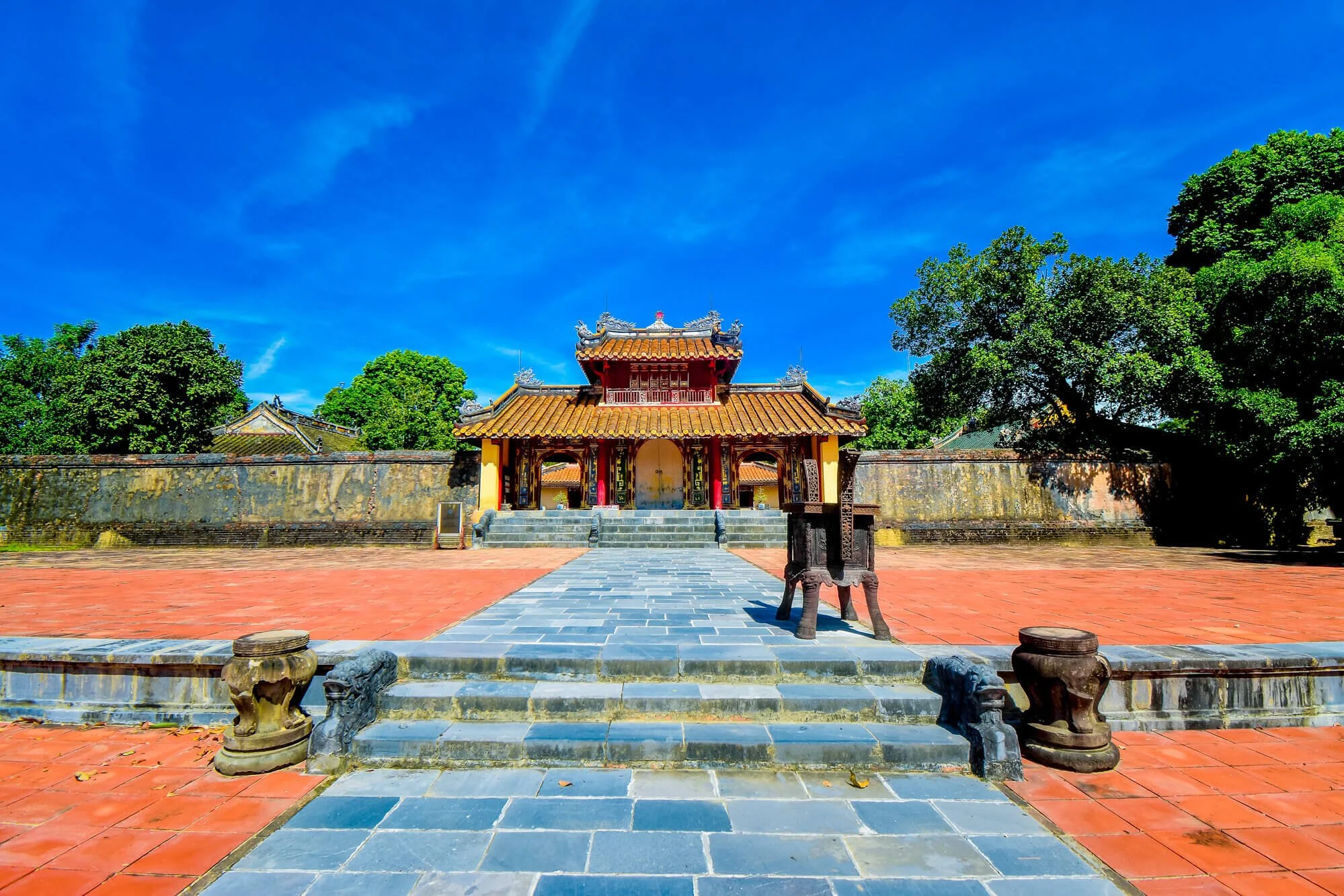 Hue Minh mang Tomb (1).jpg