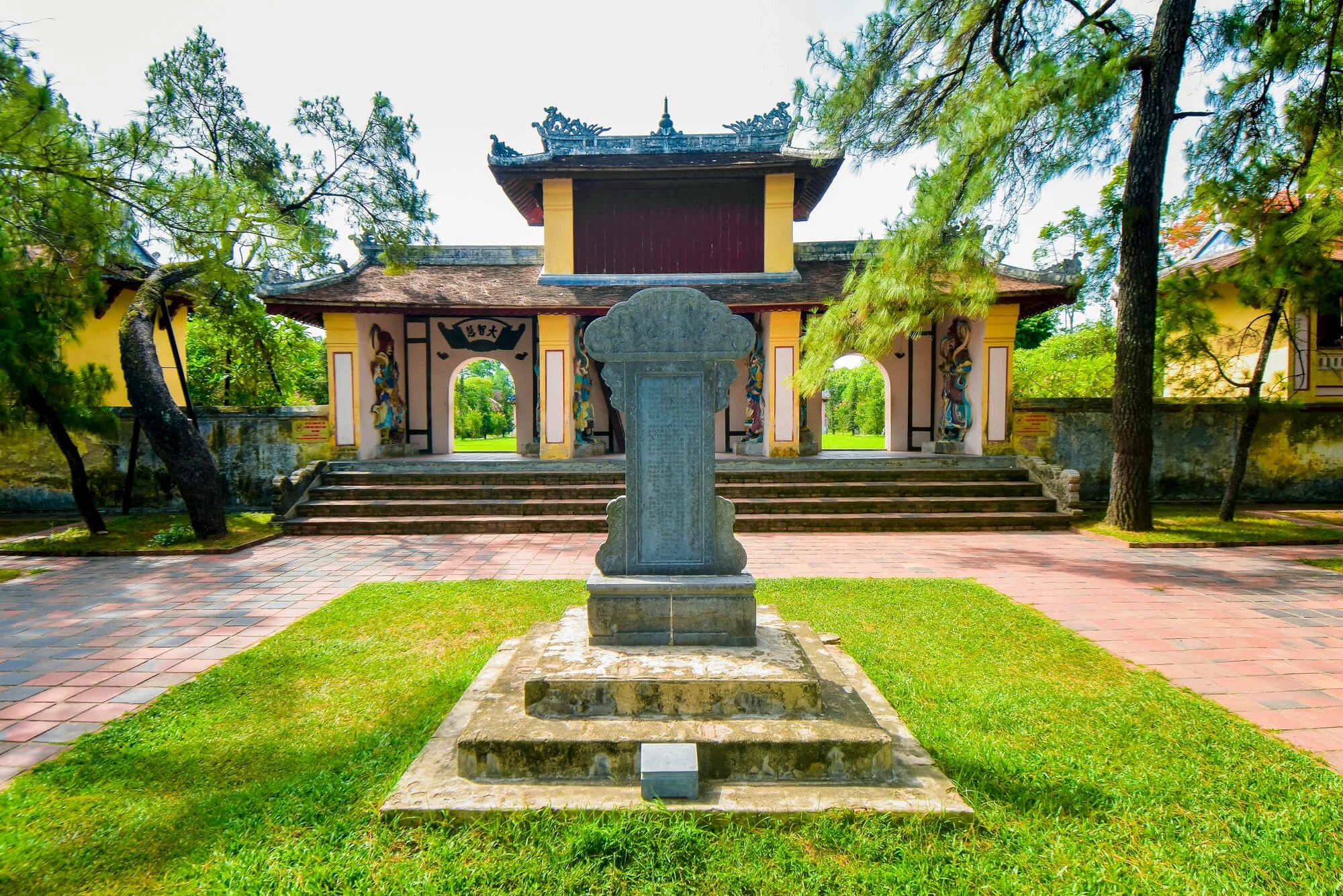 Hue Thien Mu Pagoda (1).jpg