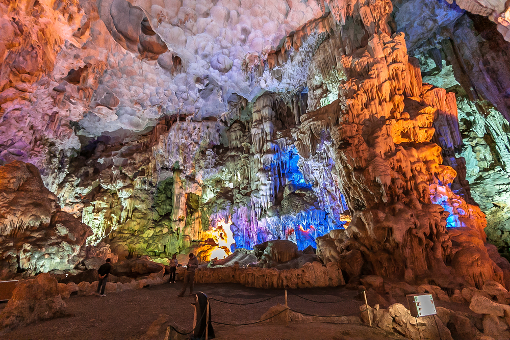 Halong Bay Sung Sot Cave23.png
