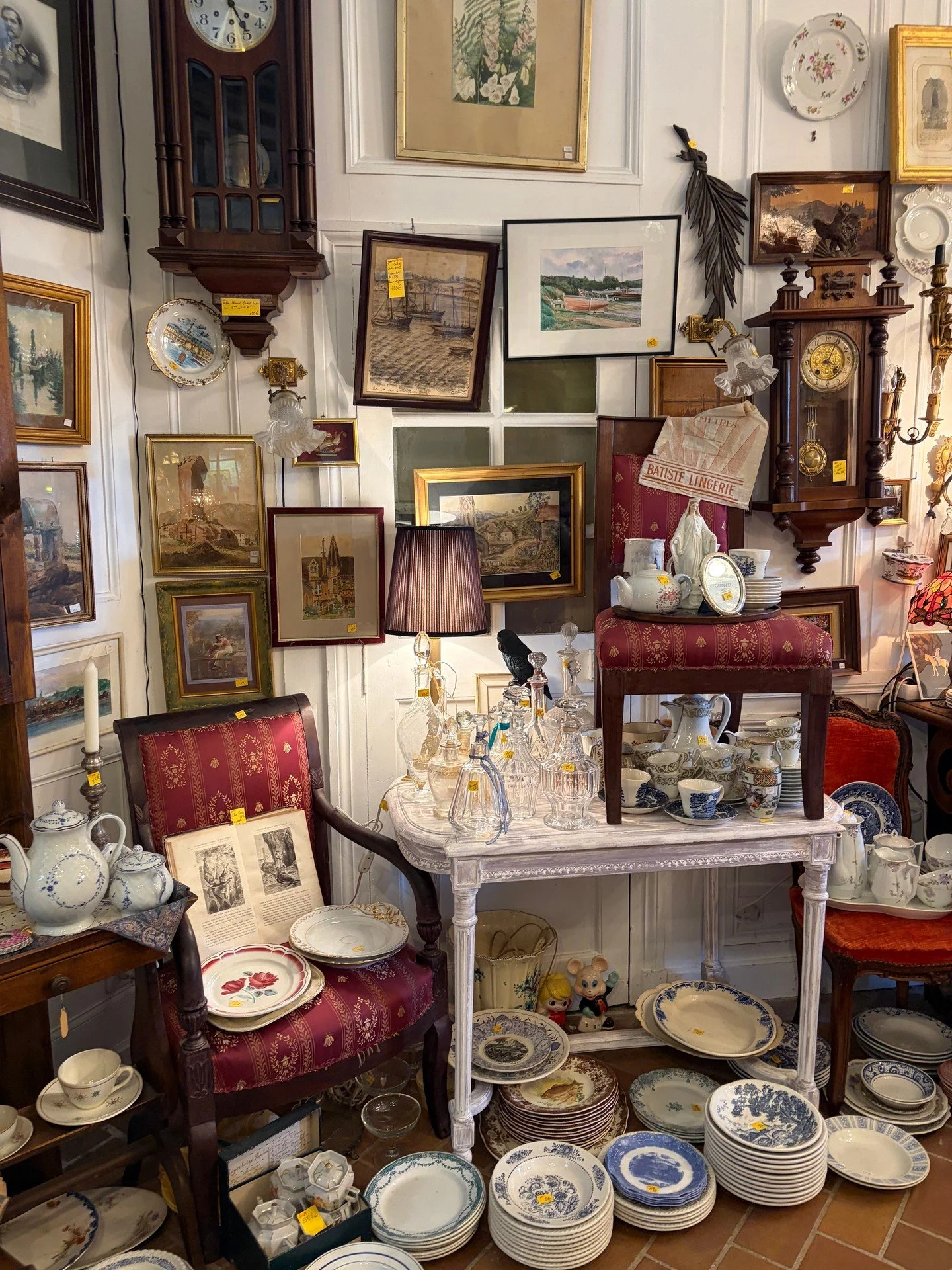 Thanks to @shelbydeering and @goodhousekeeping for featuring Rue Des Muses in "8 Things Antique Dealers Always Inspect Before Buying a Piece." 🔍️ Check it out via link in bio.